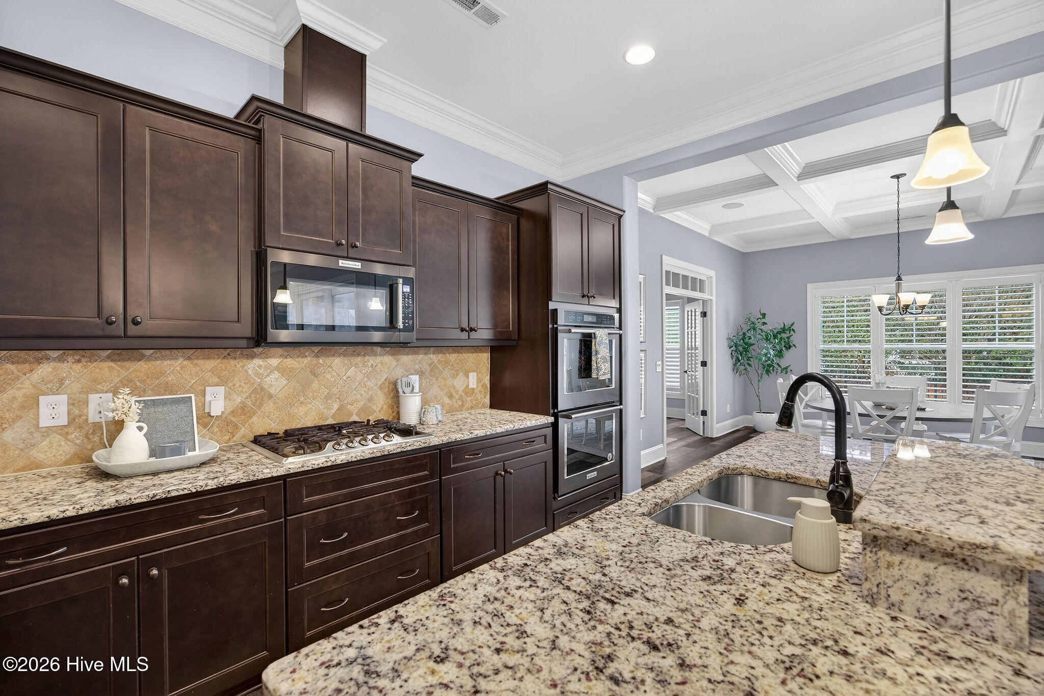 100559766 | Photo 21