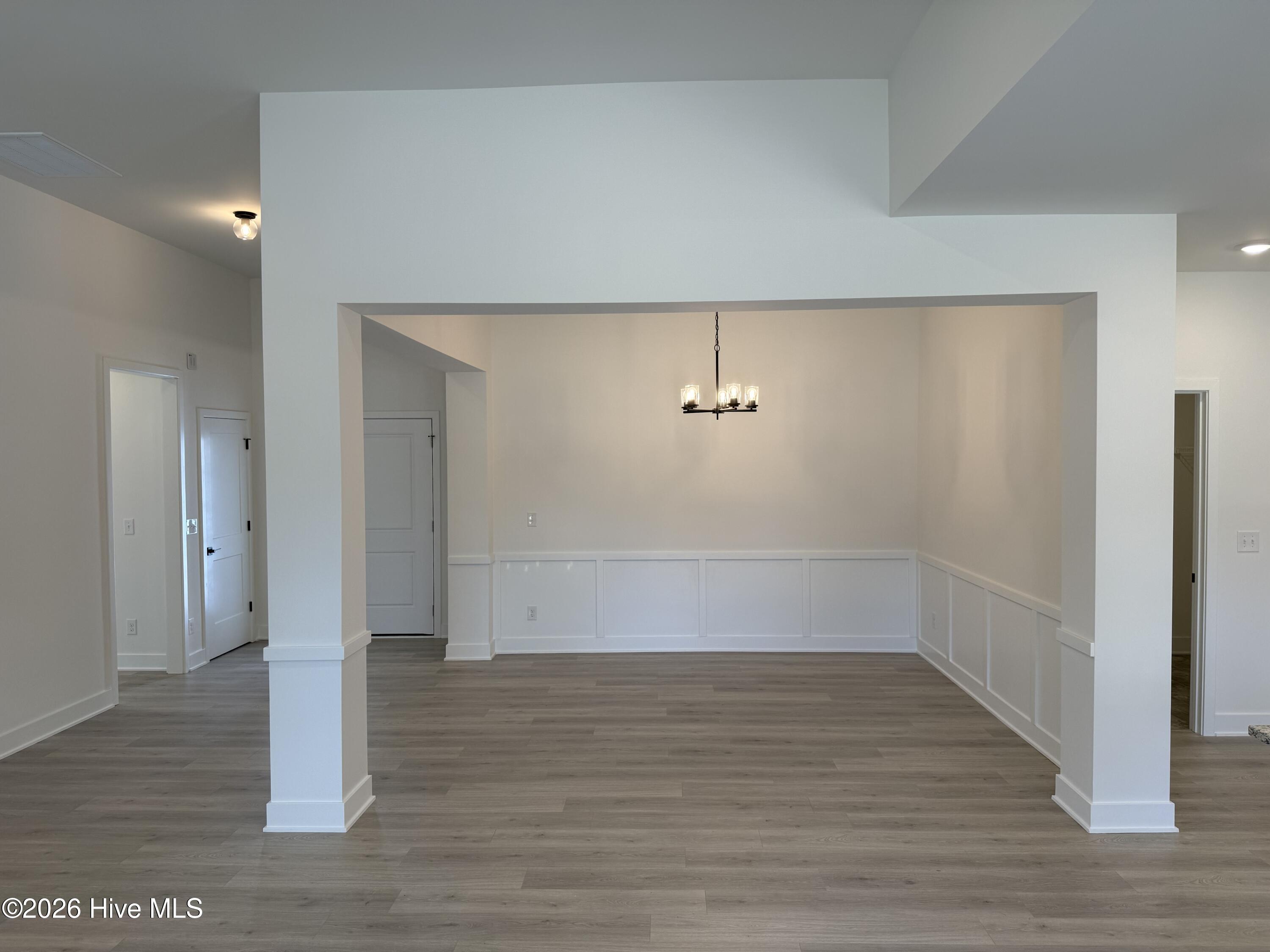 100546686 | Photo 33