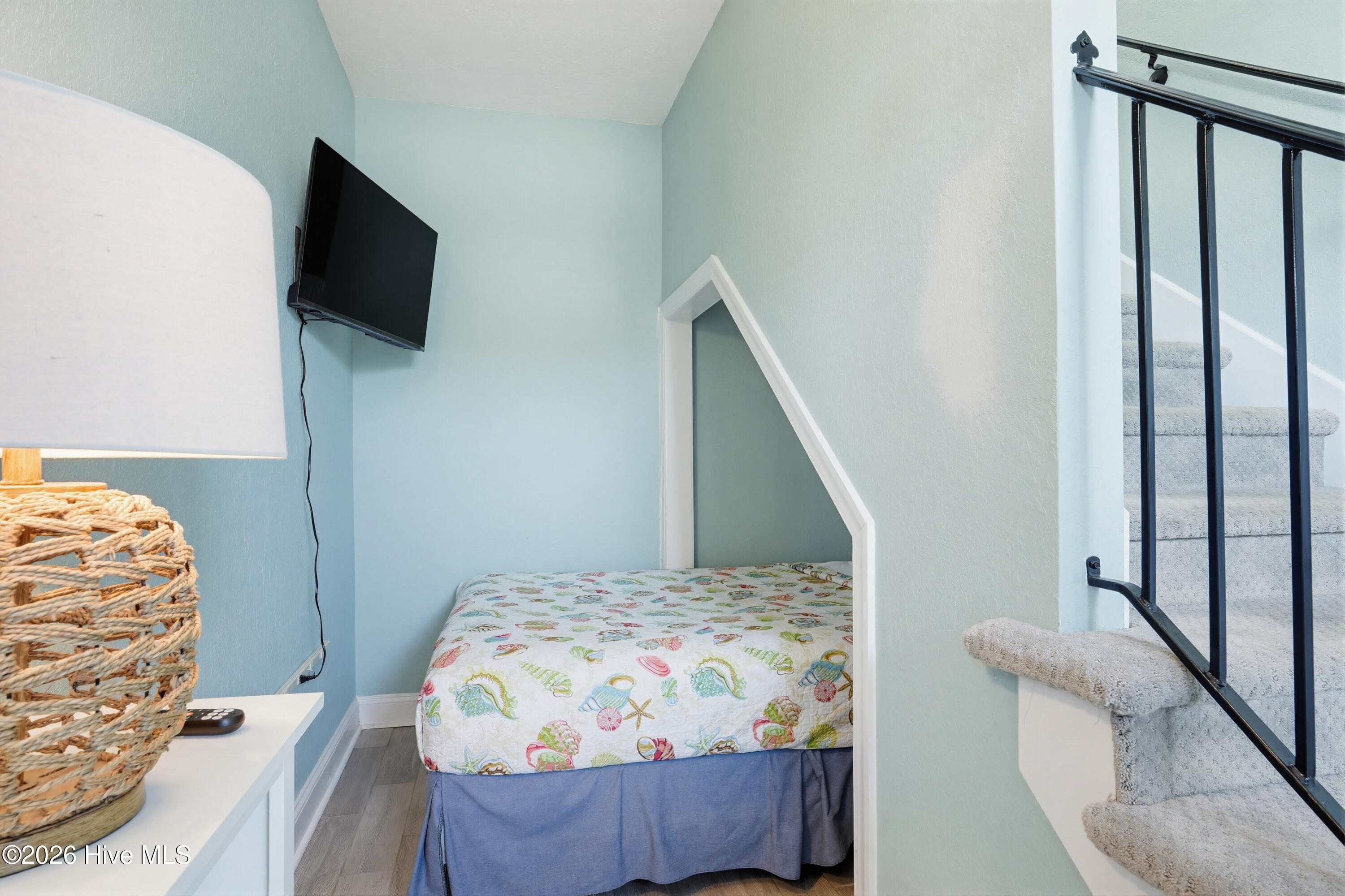 100566457 | Photo 41