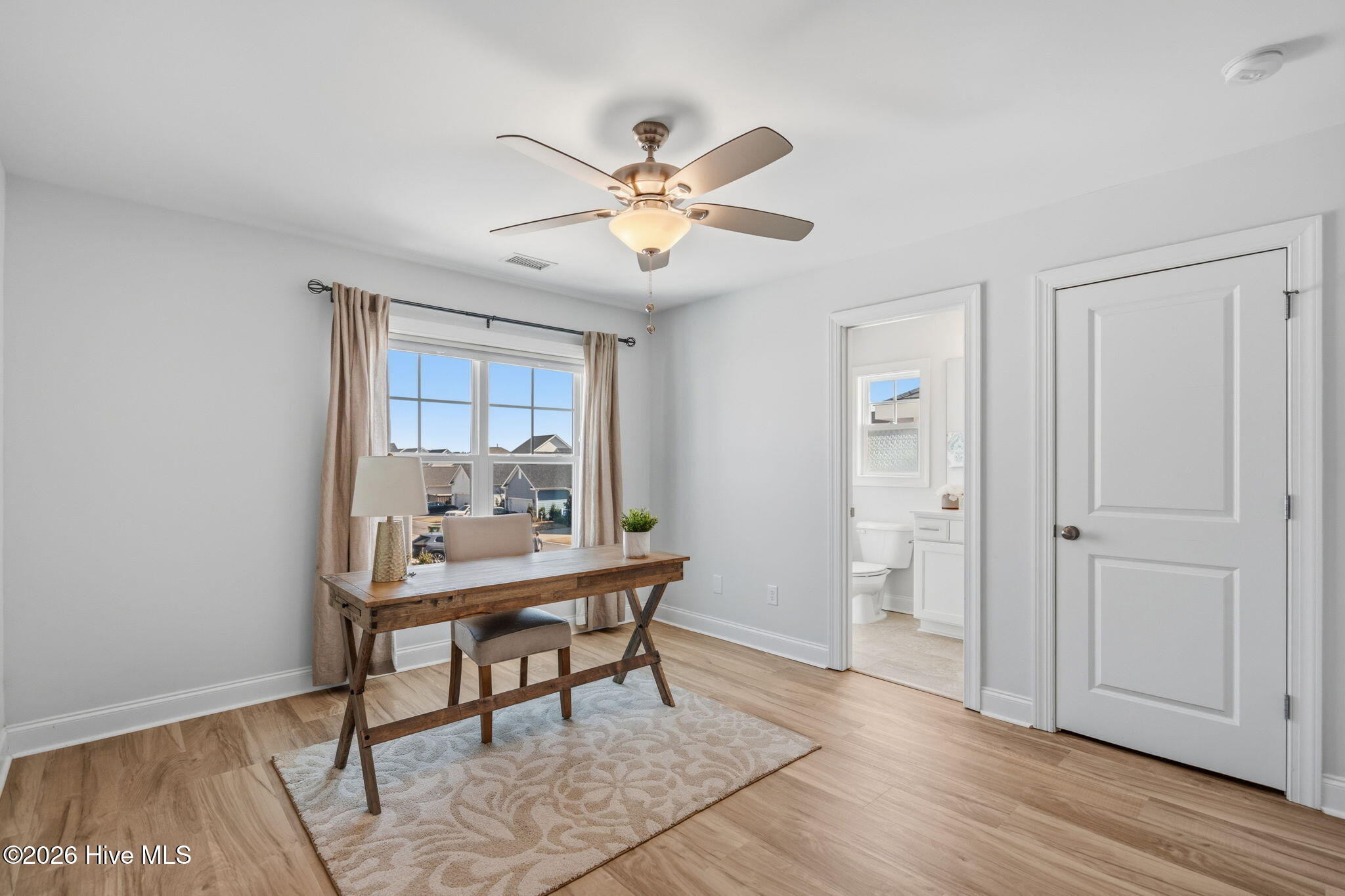 100558754 | Photo 24