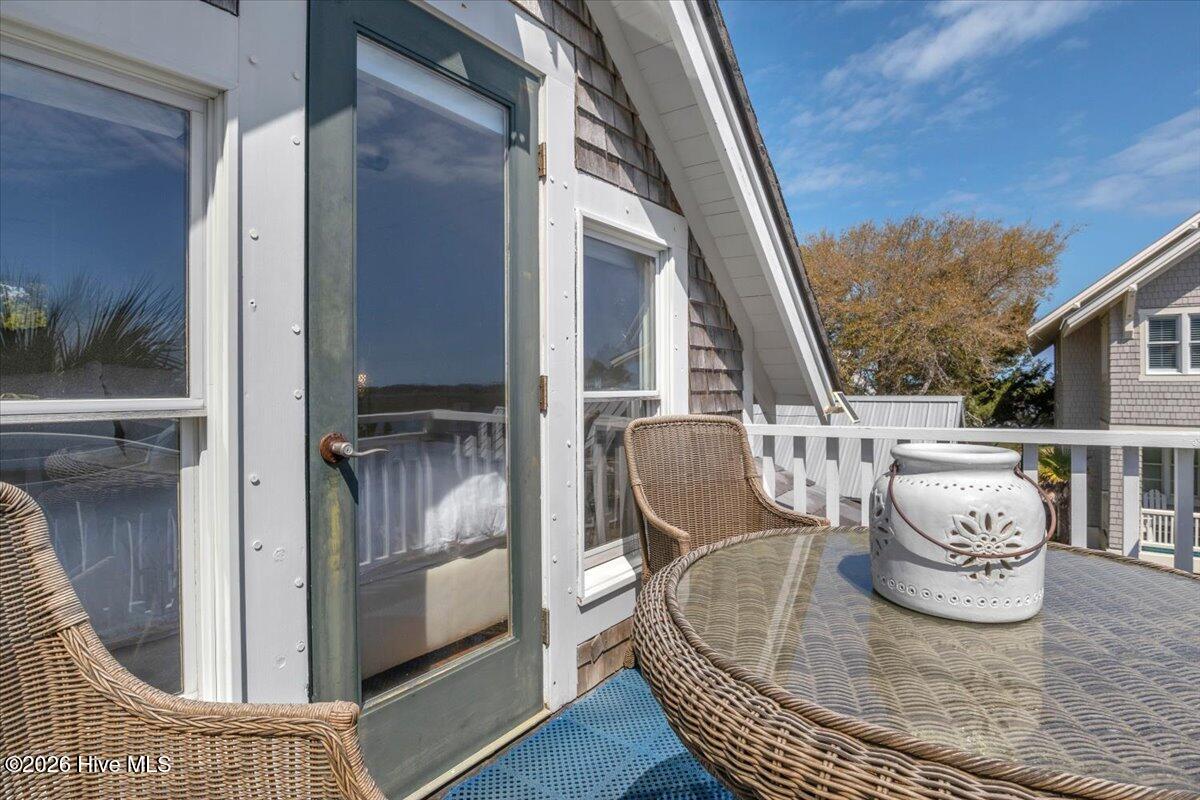 100563686 | Photo 28