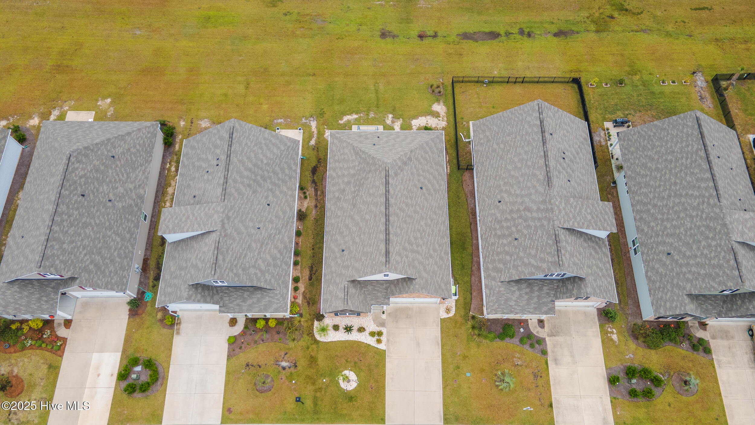 100532546 | Photo 33