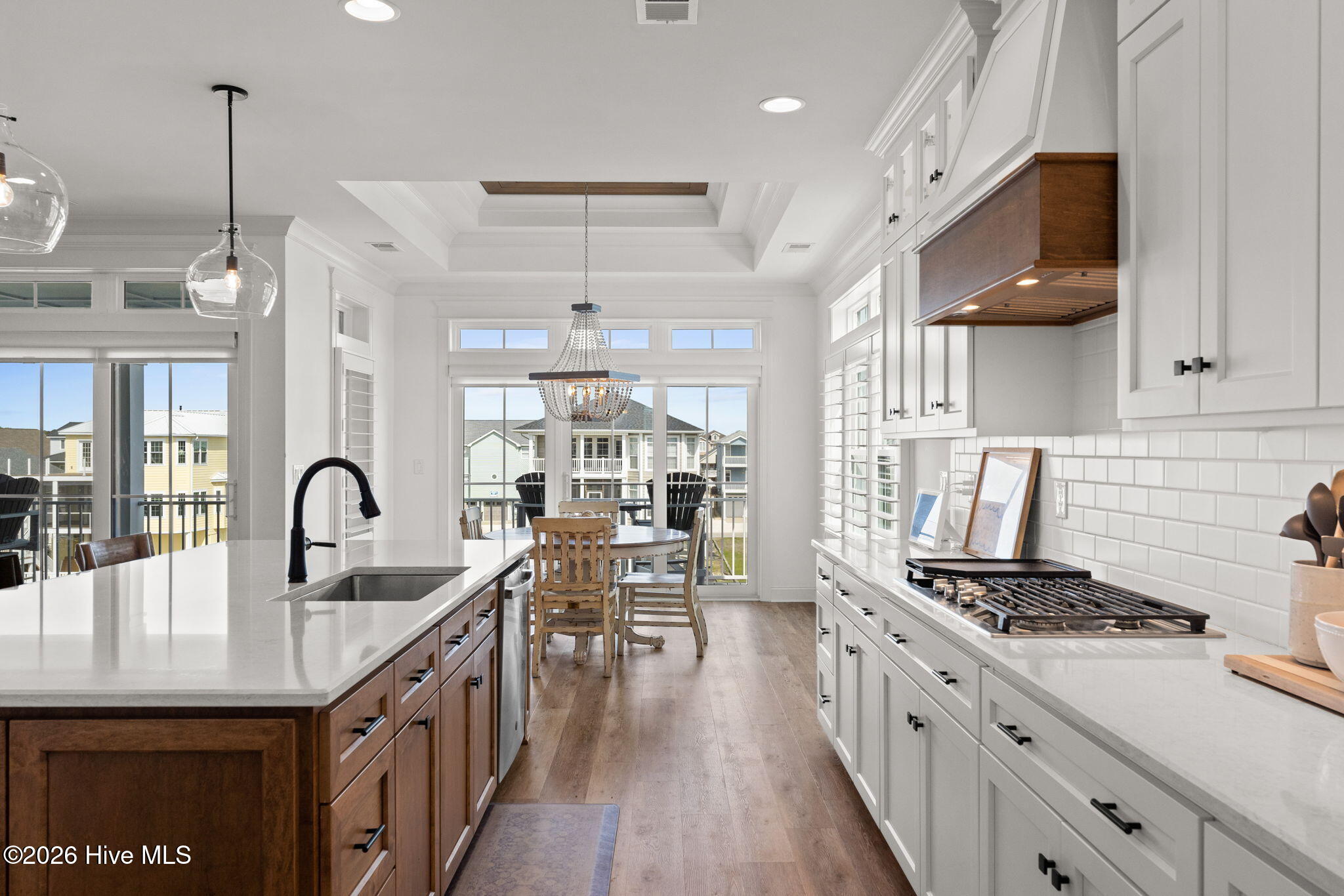 100562376 | Photo 17