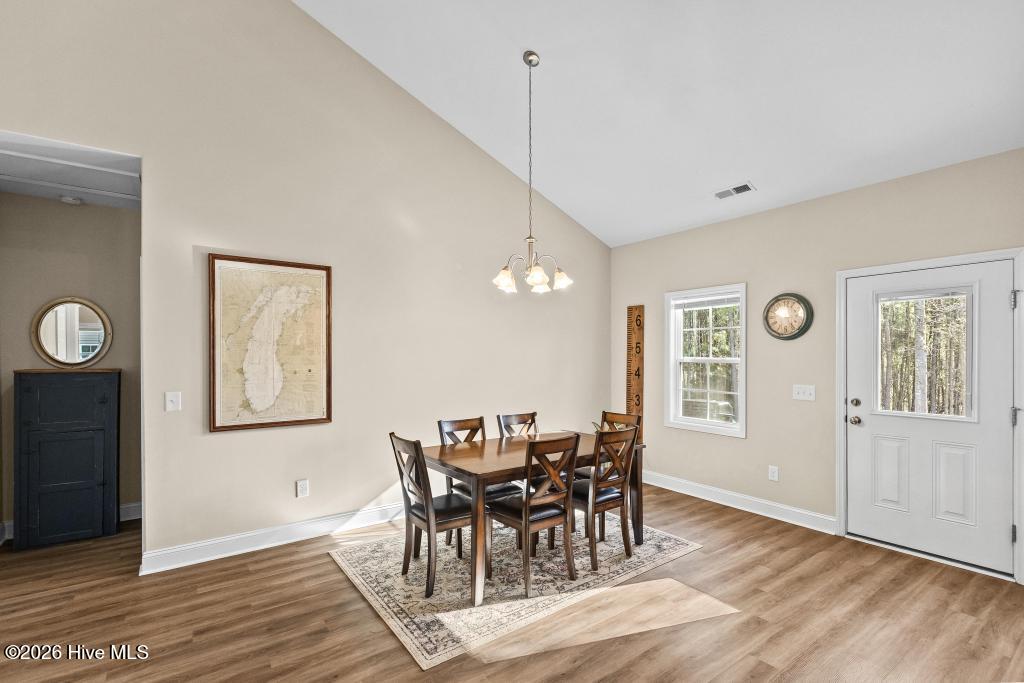 100565616 | Photo 15