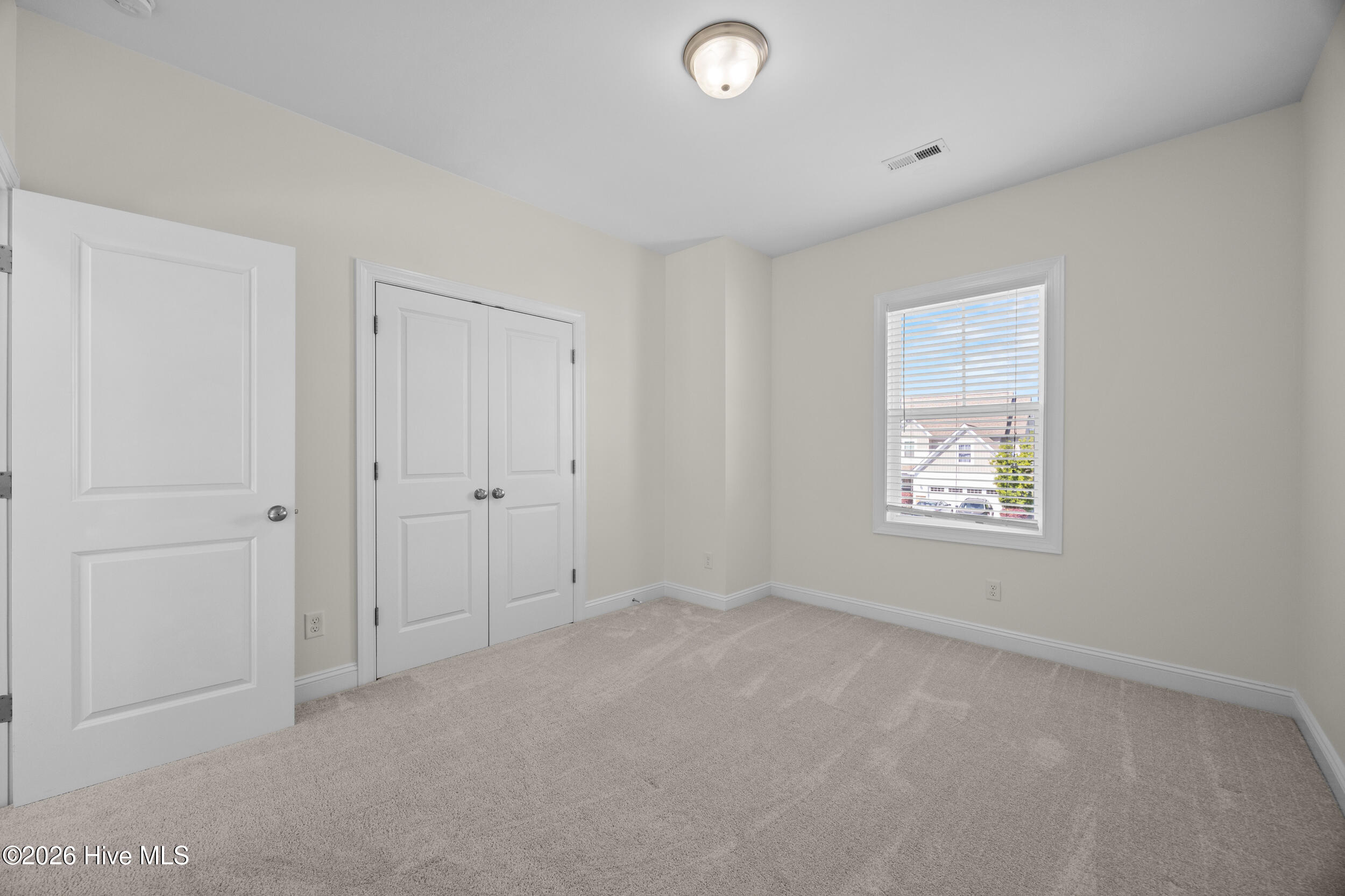 100568241 | Photo 49