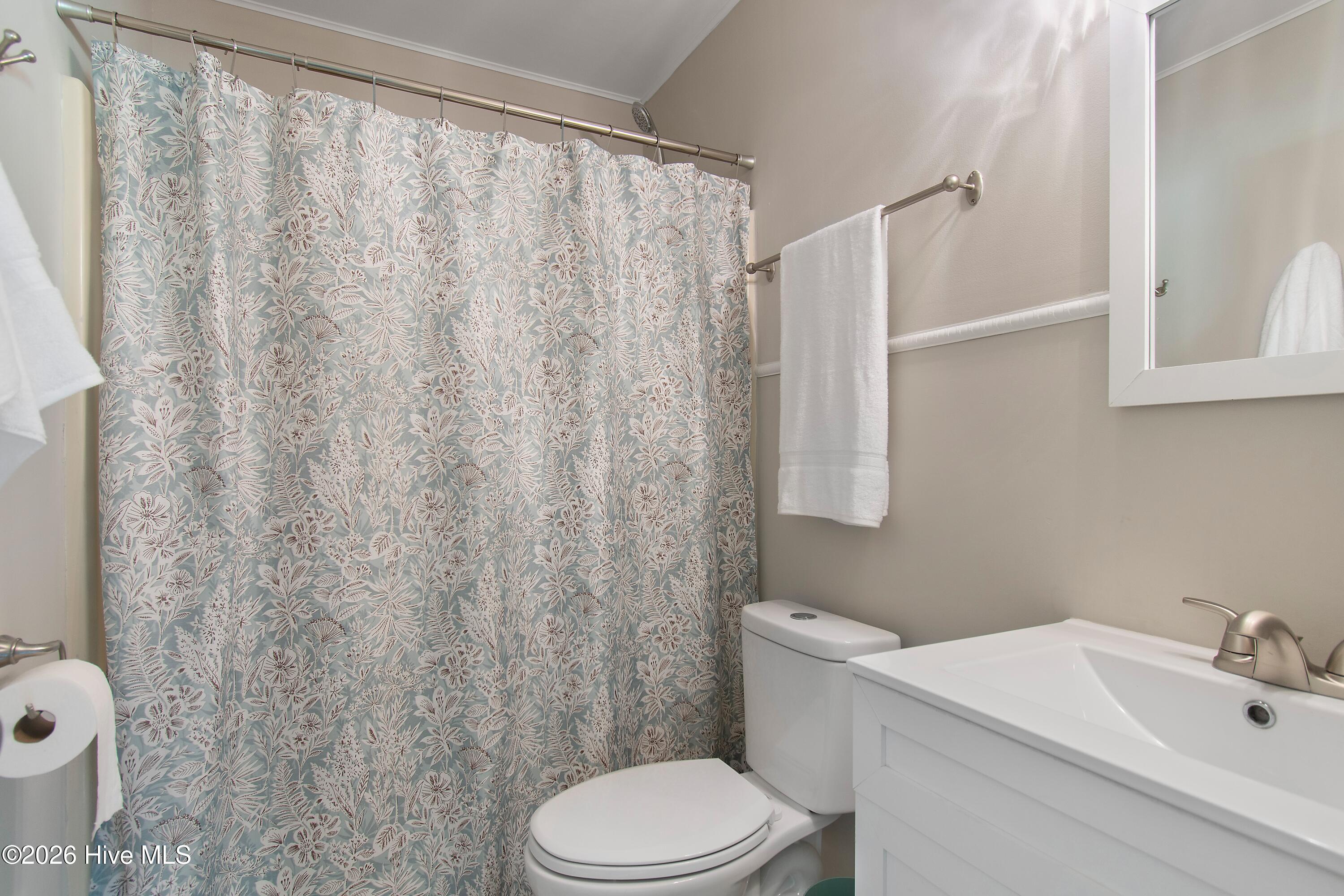 100562520 | Photo 15