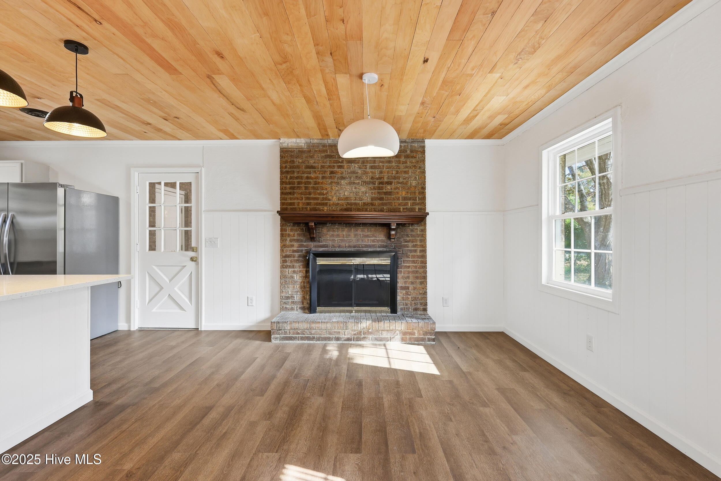 100542966 | Photo 14