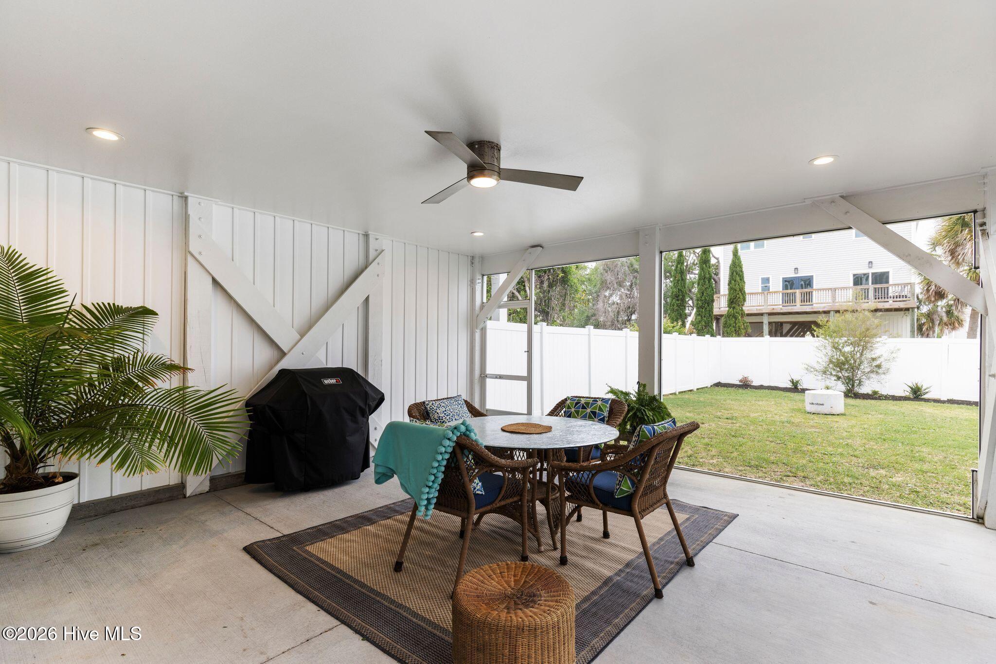 100570540 | Photo 61