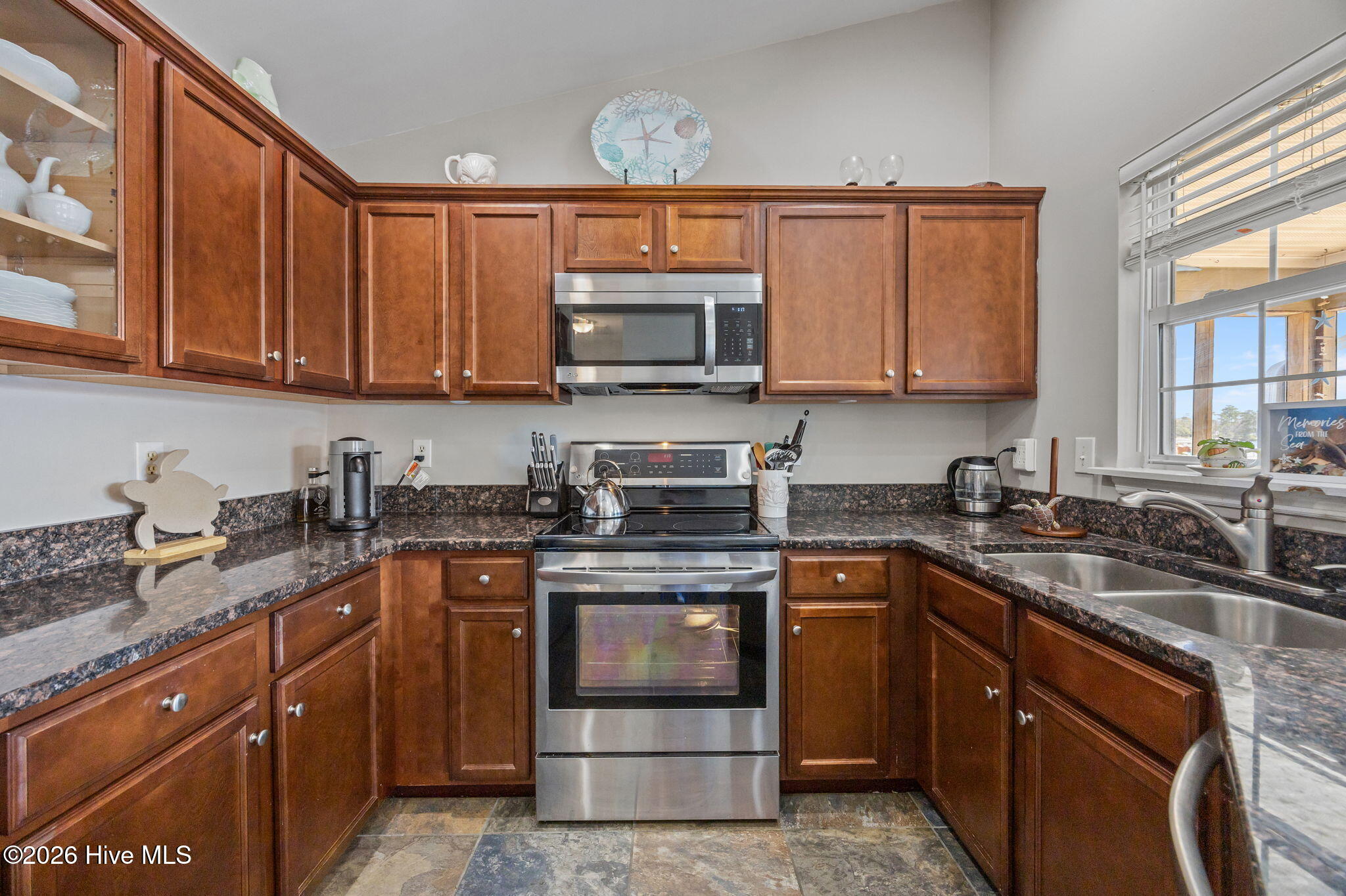 100559515 | Photo 12