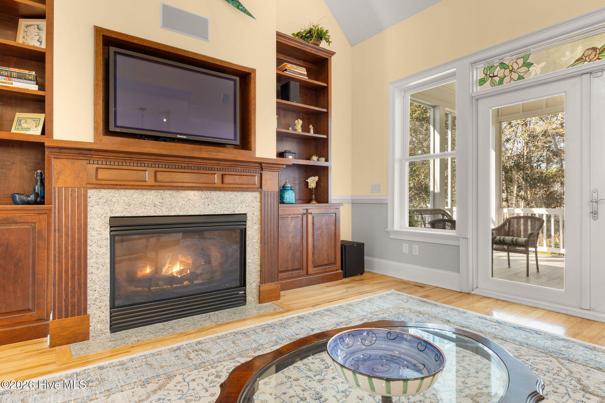 100557018 | Photo 15