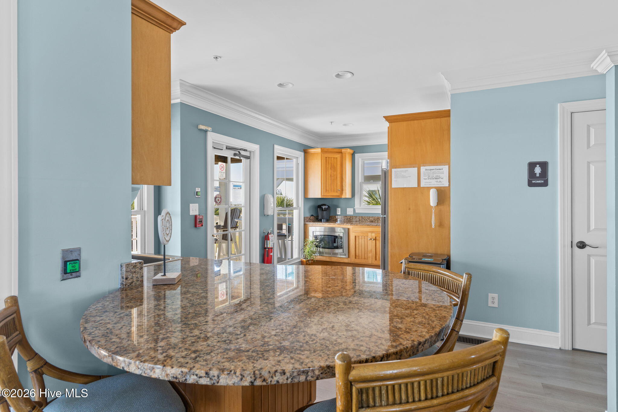 100559683 | Photo 87