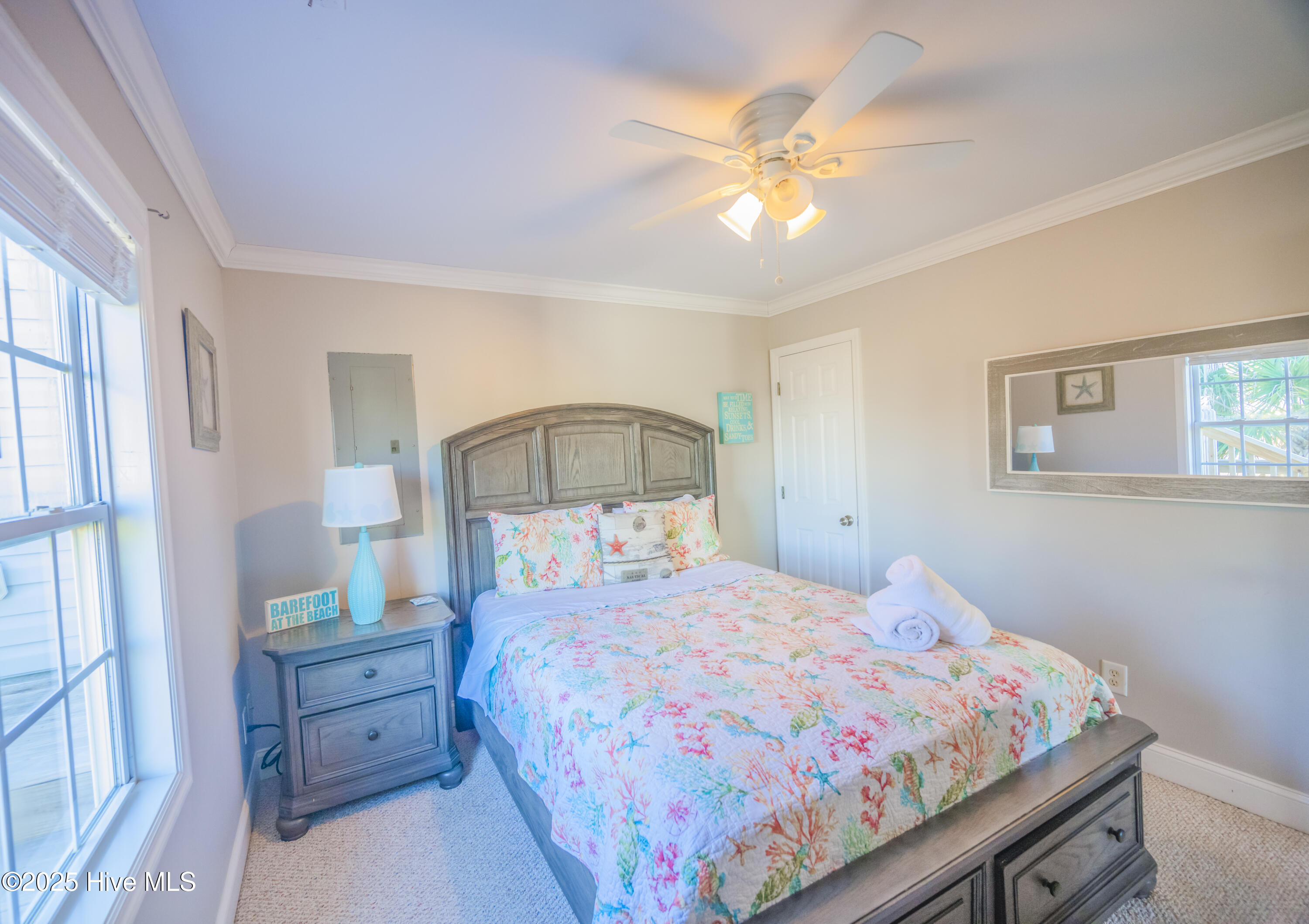 100482049 | Photo 43