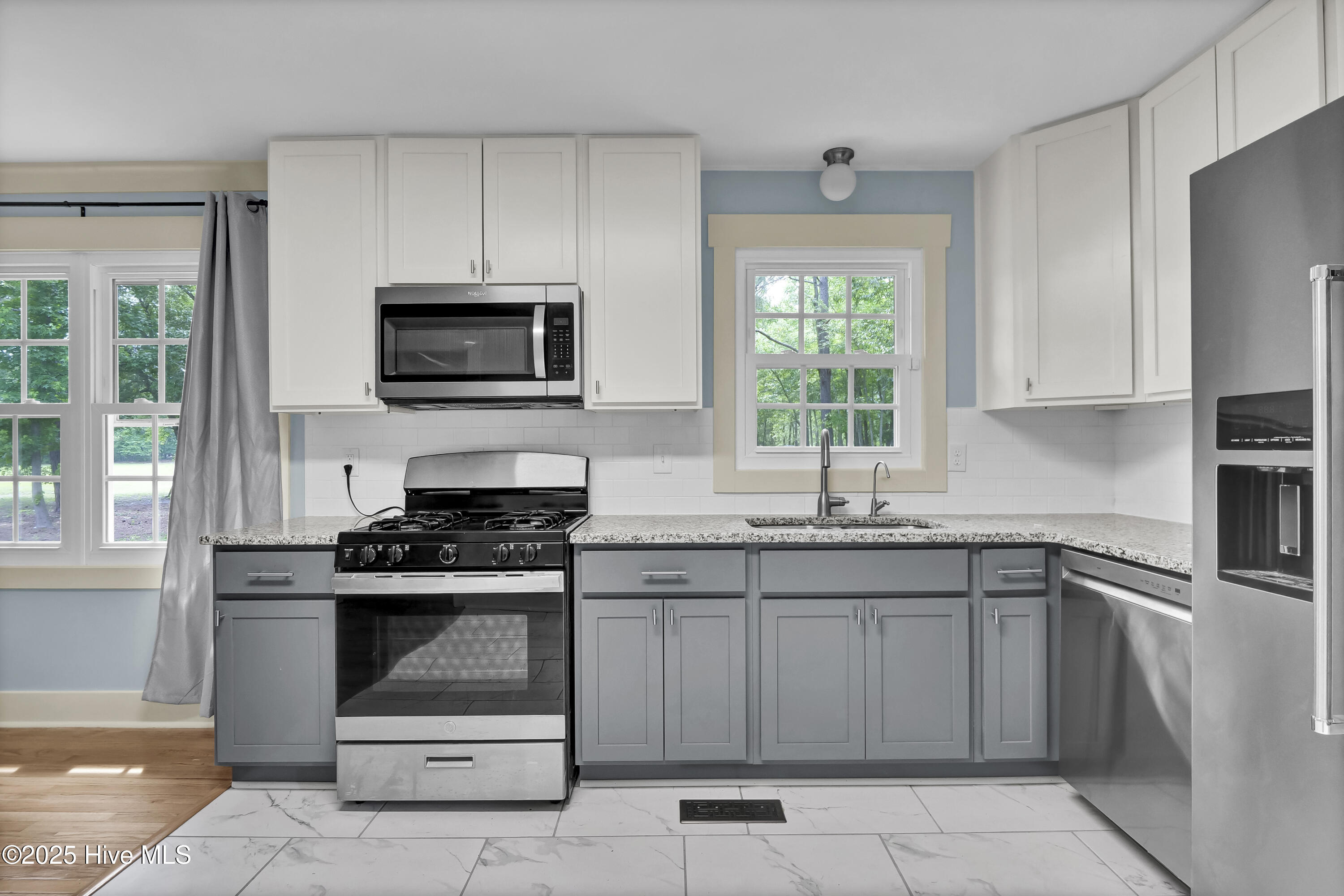 100515683 | Photo 10