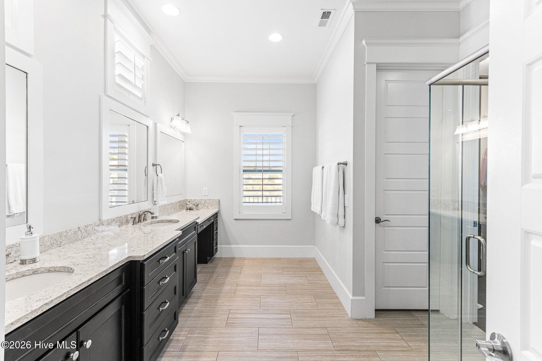 100550538 | Photo 39