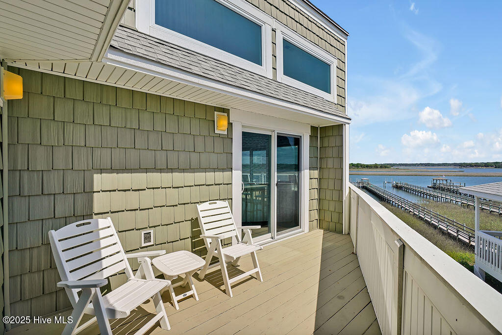 100508979 | Photo 65