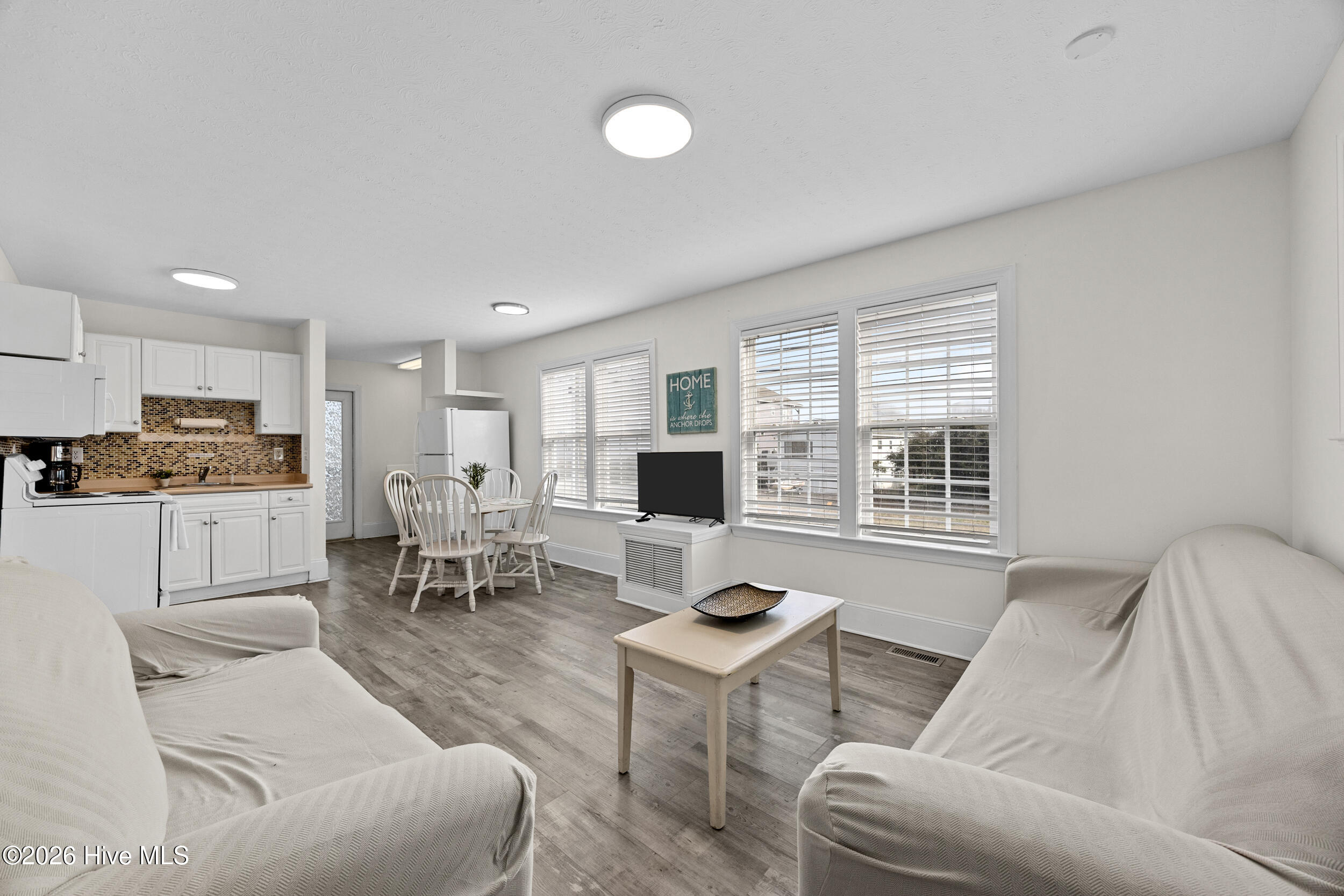 100552950 | Photo 17