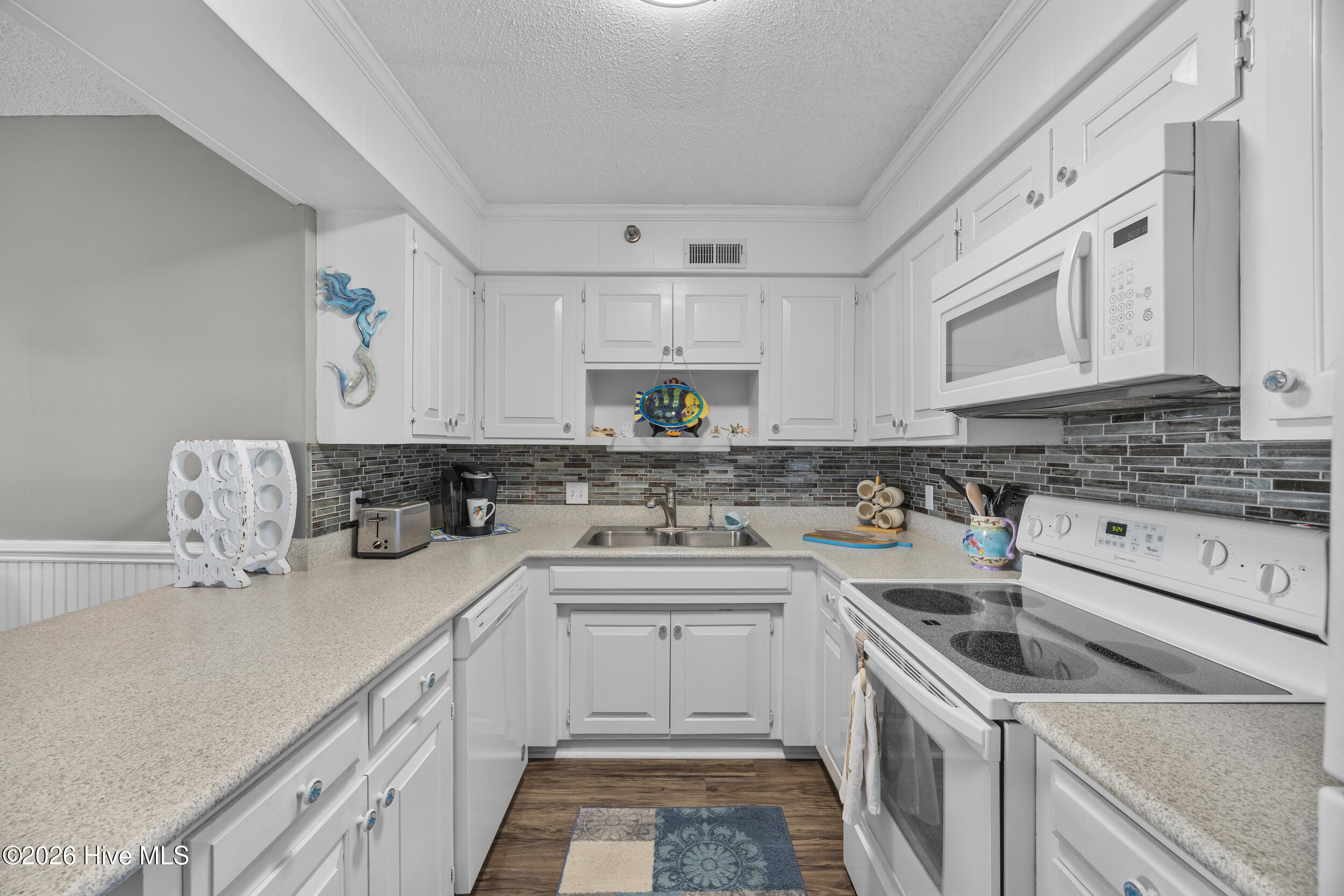 100554399 | Photo 18