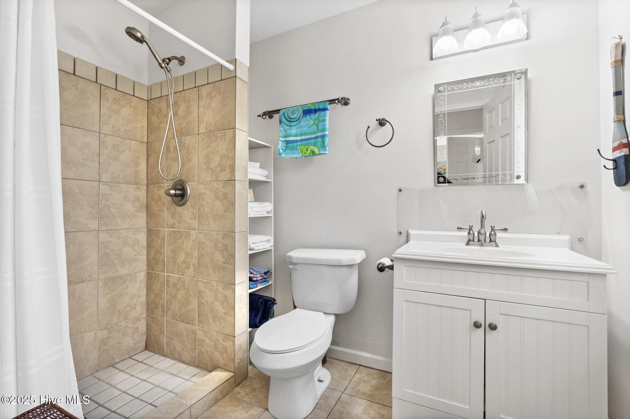 100543841 | Photo 46