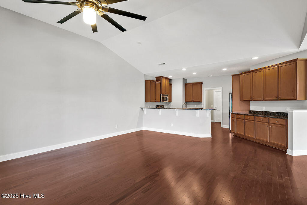 100550184 | Photo 18