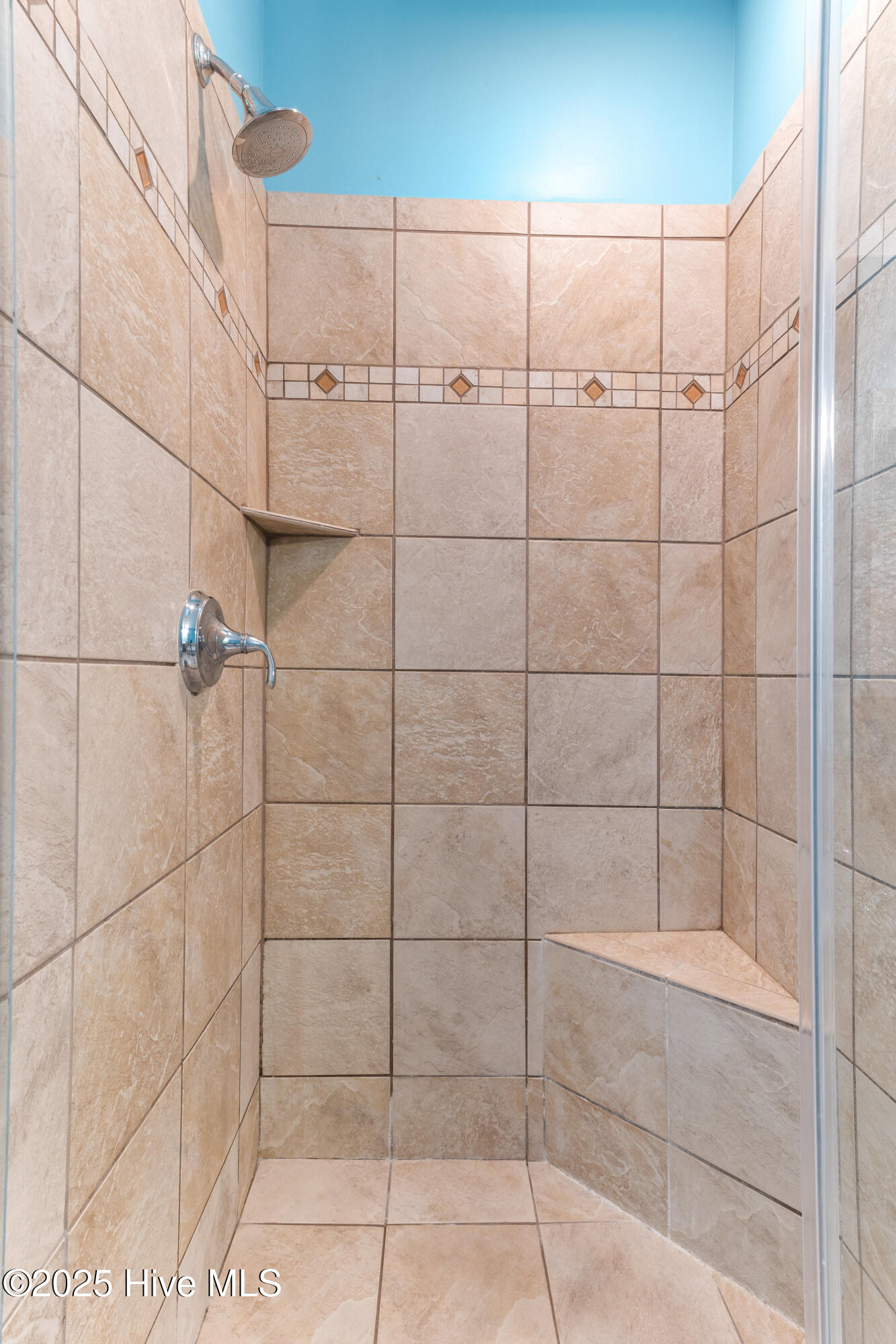 100518149 | Photo 20