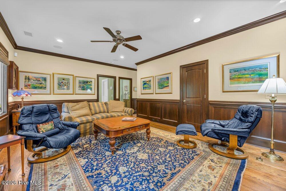 100557669 | Photo 24