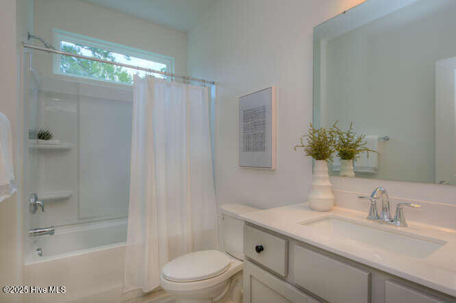 100525166 | Photo 21