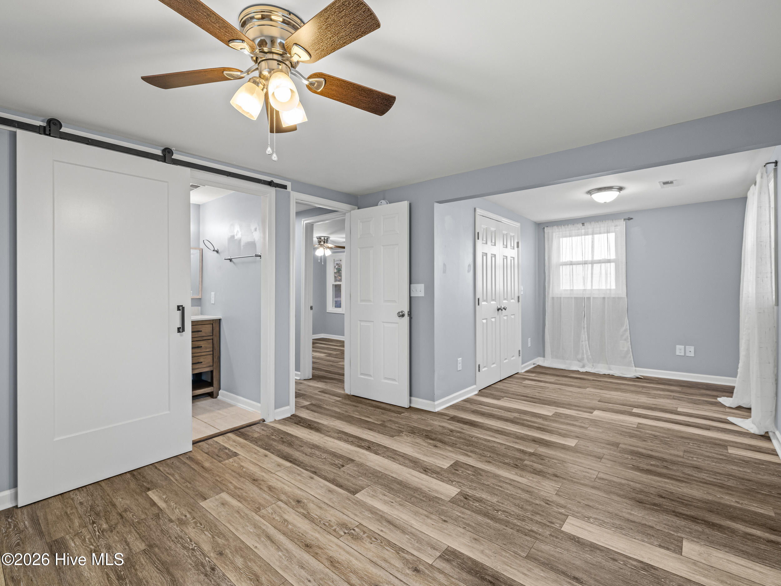 100558939 | Photo 21