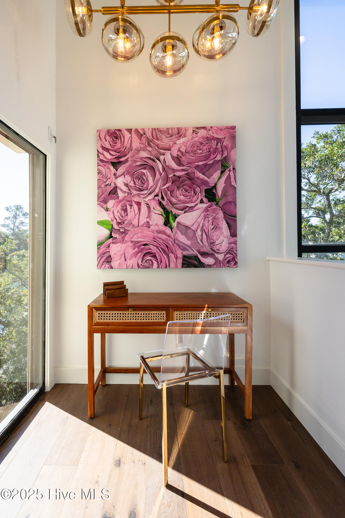 100518193 | Photo 35