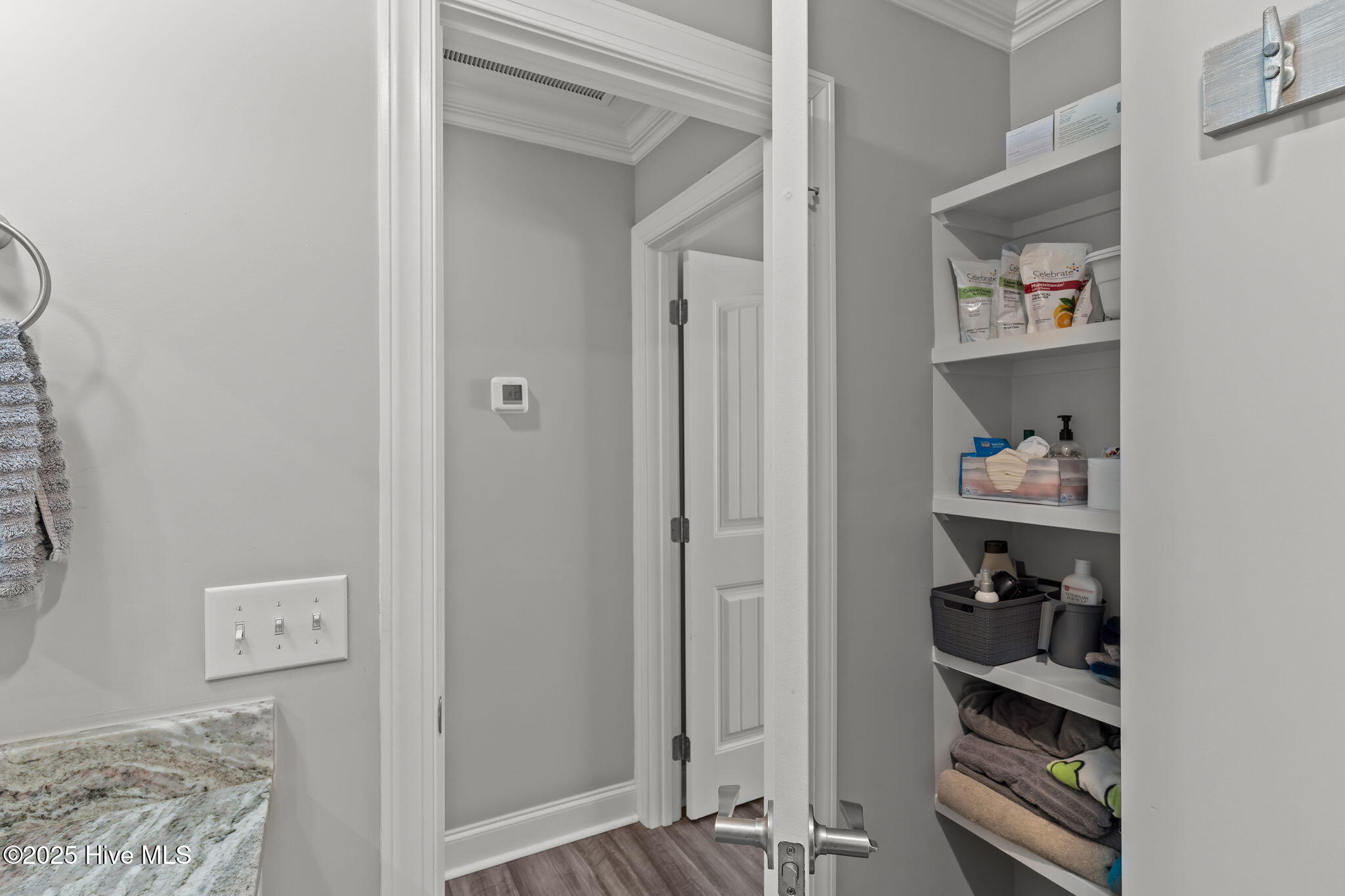 100530347 | Photo 32