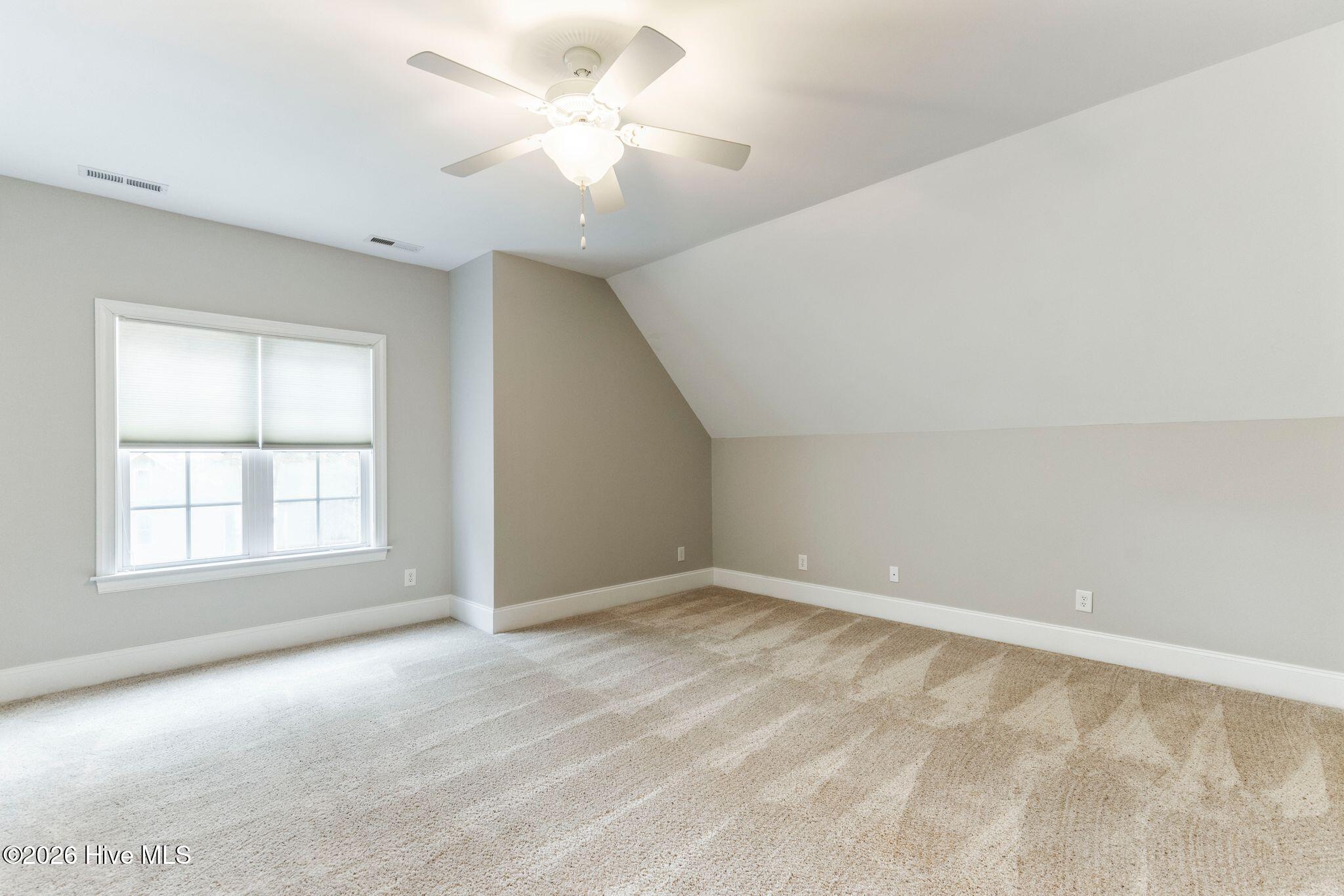 100553307 | Photo 80