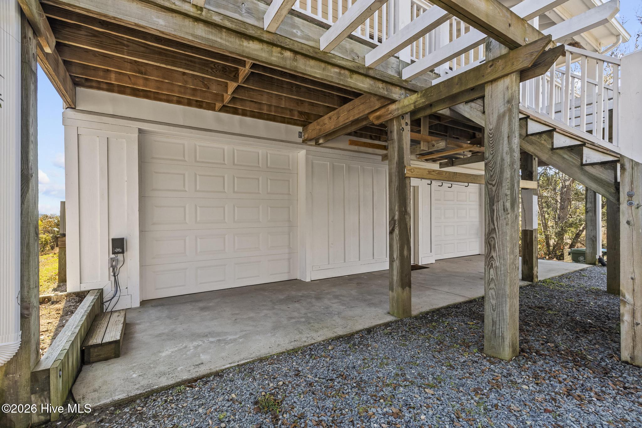 100557619 | Photo 37