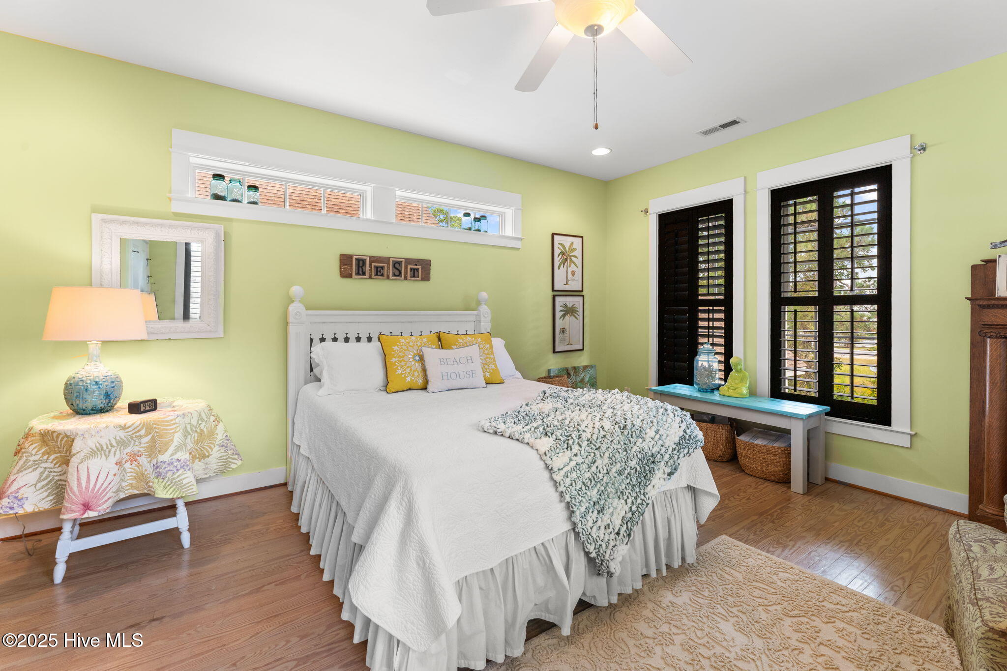 100534580 | Photo 33