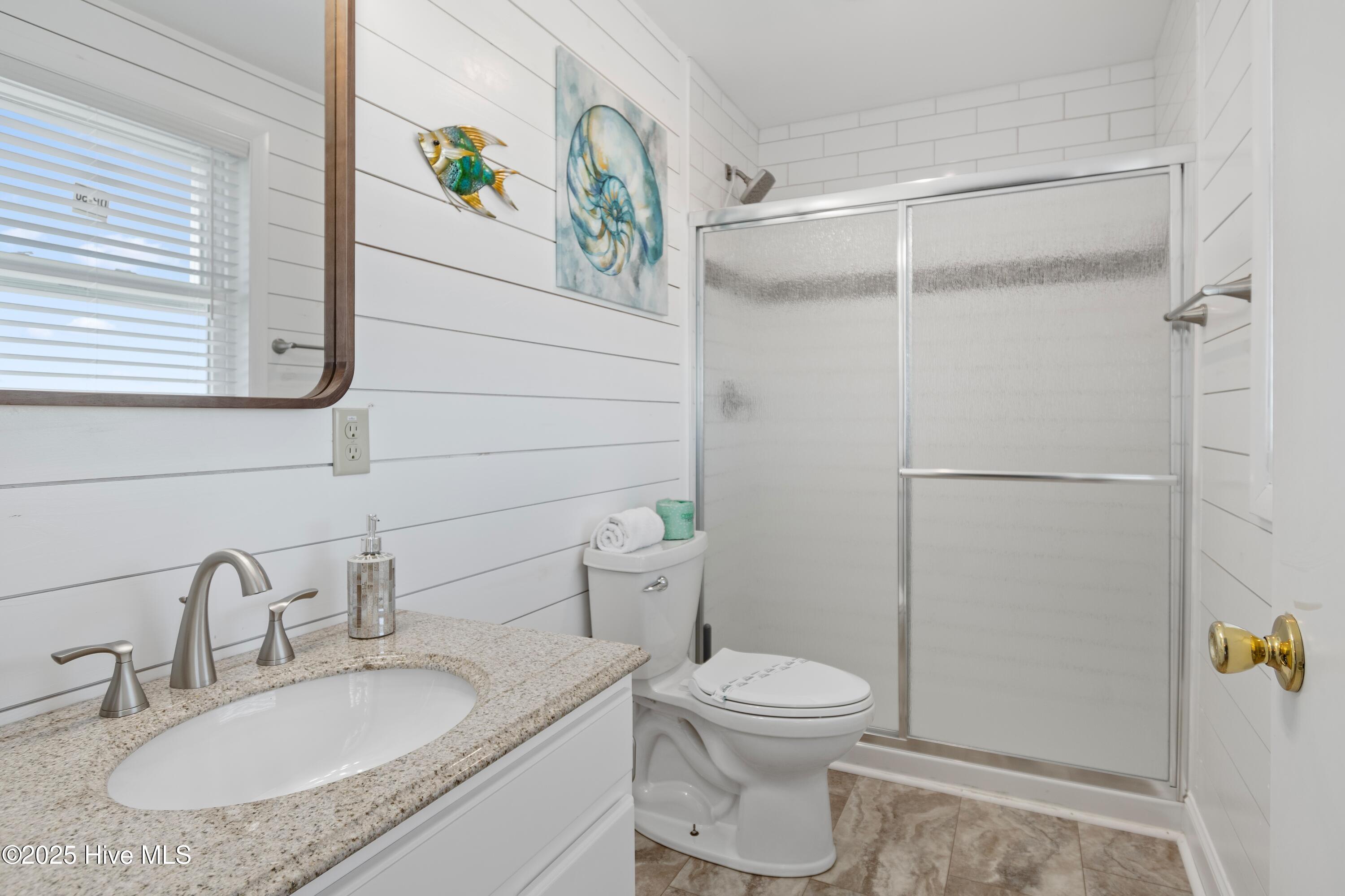 100494024 | Photo 52