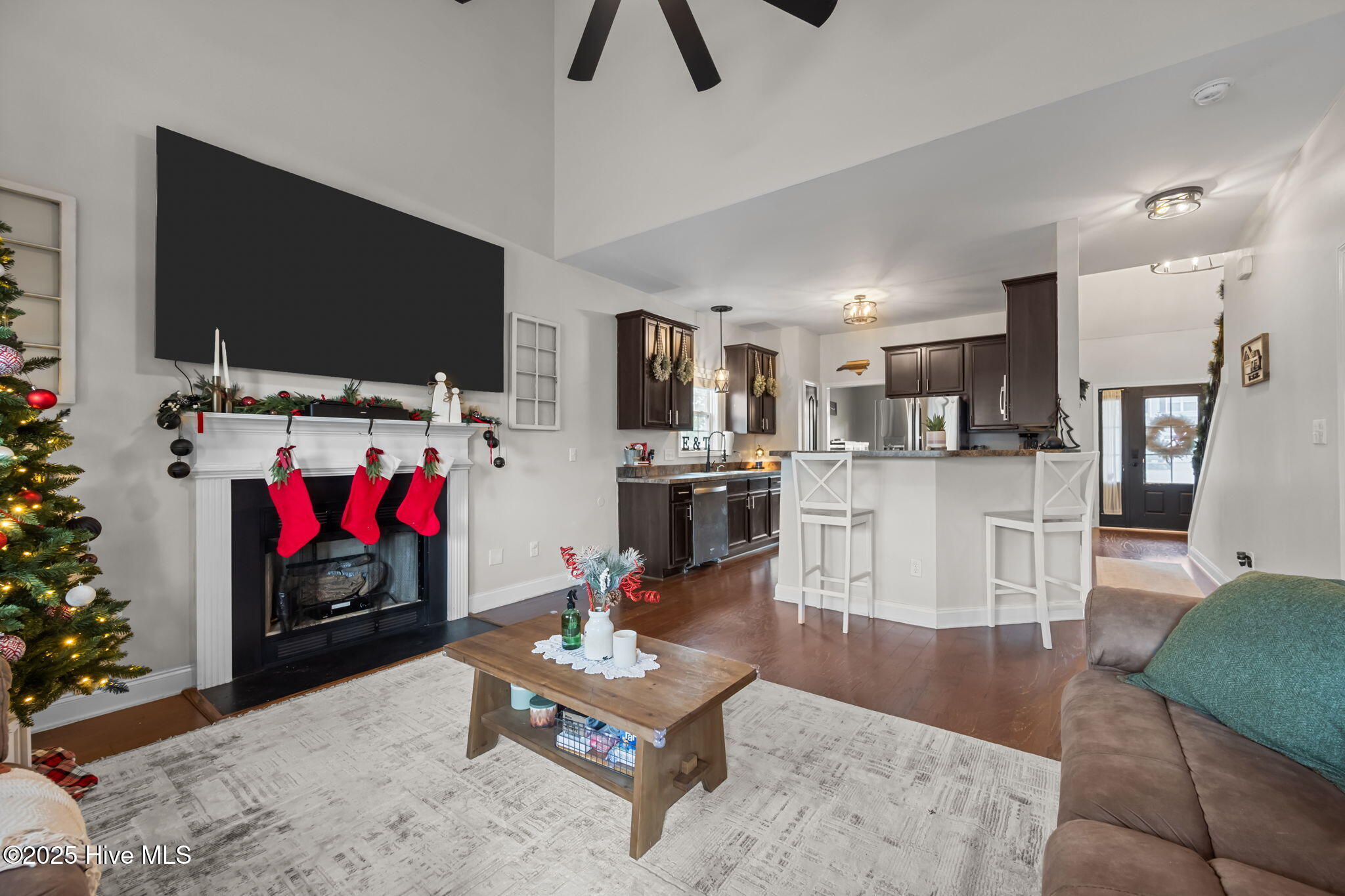 100543355 | Photo 18