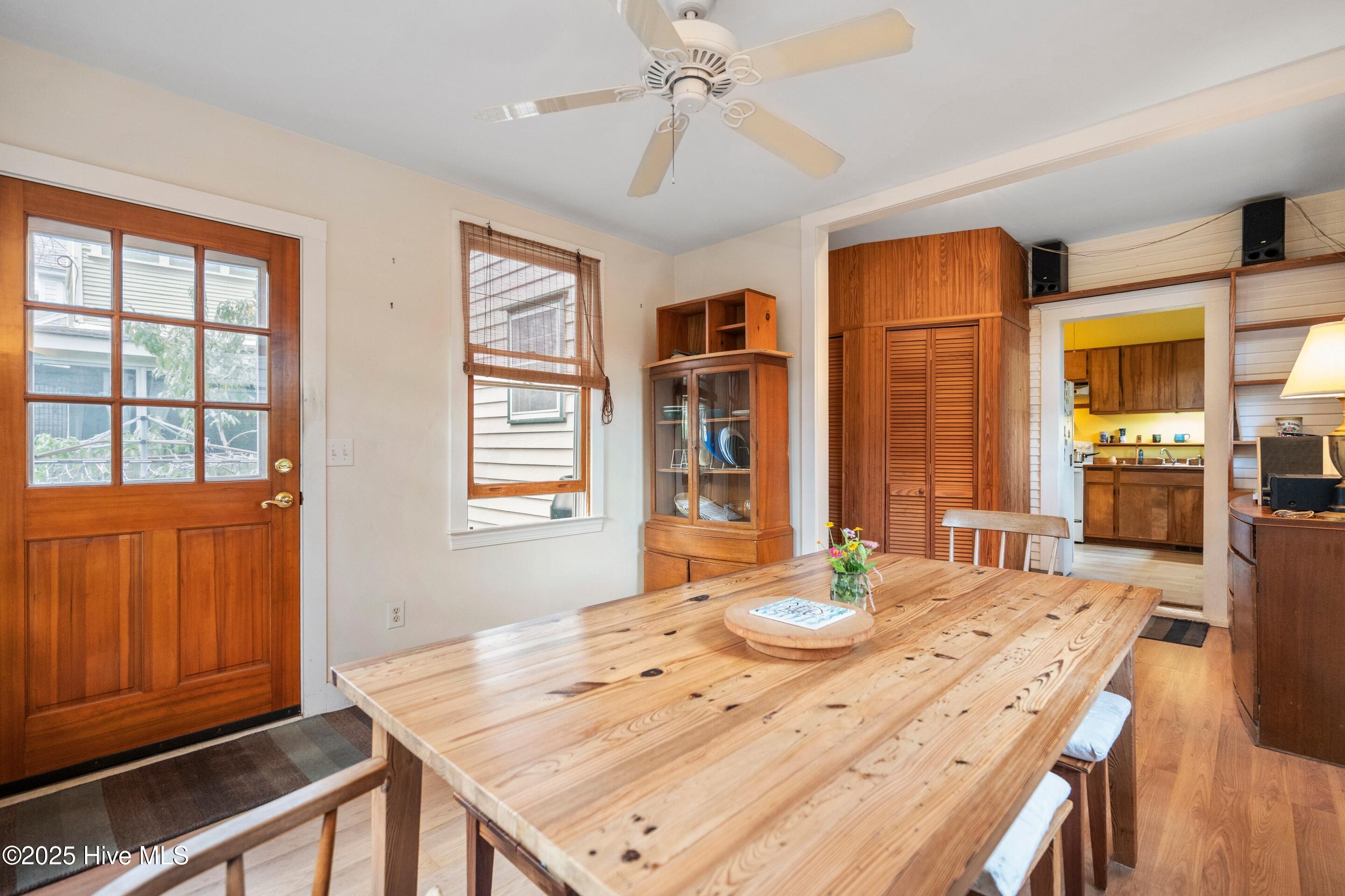 100535914 | Photo 26