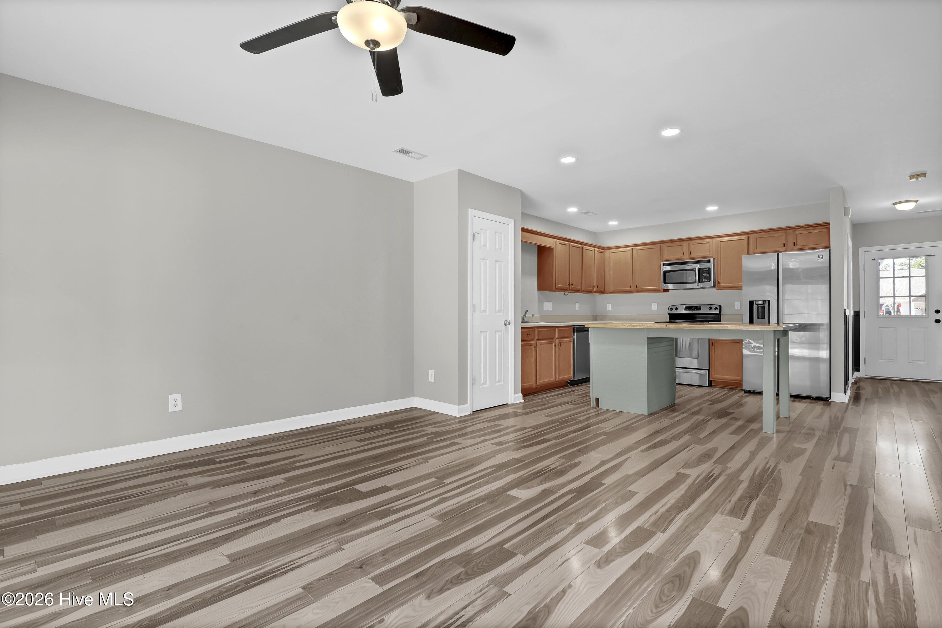 100554314 | Photo 15