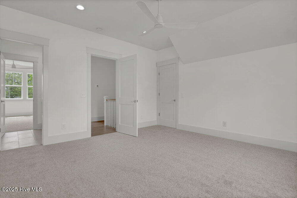 100509390 | Photo 38