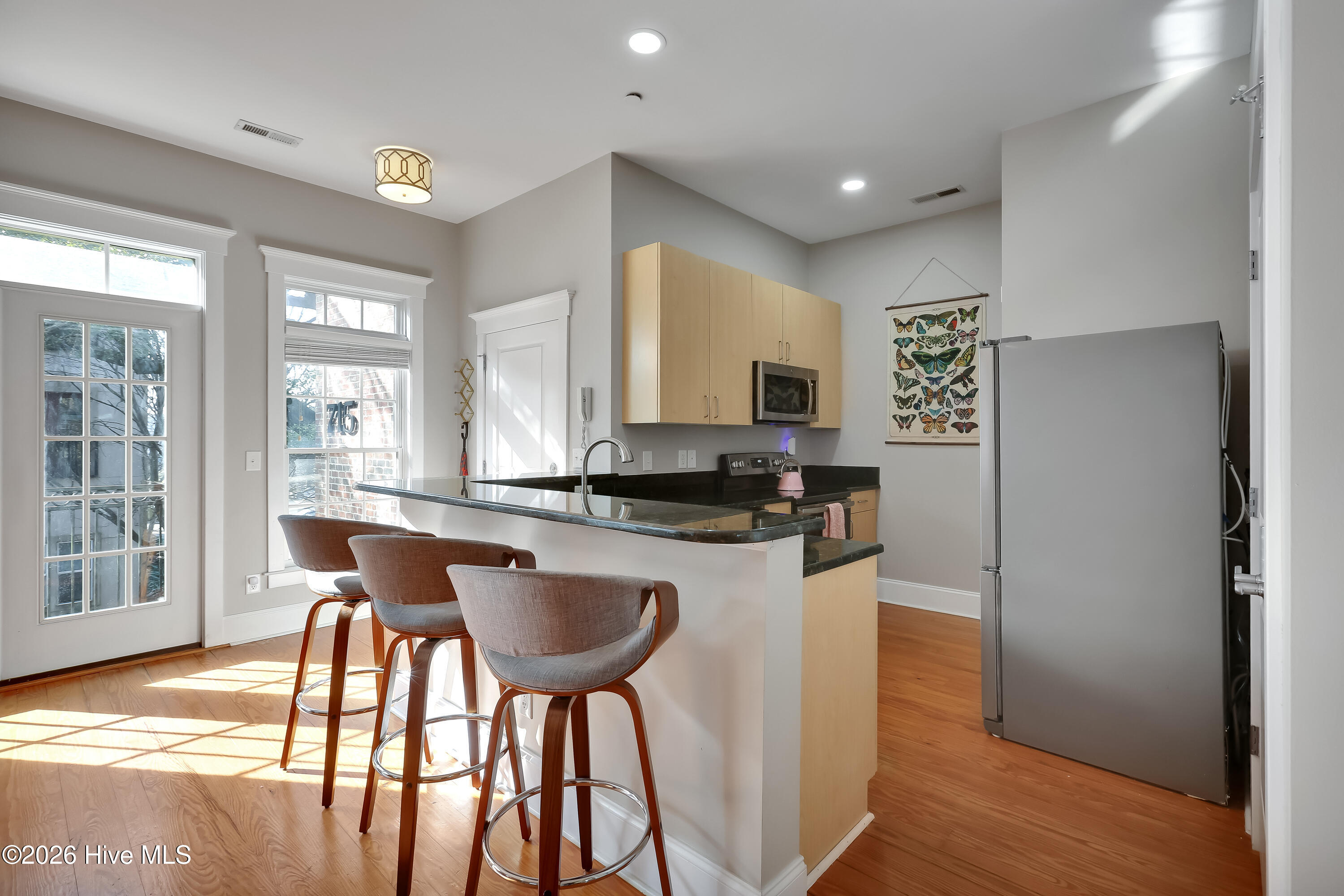 100553344 | Photo 11