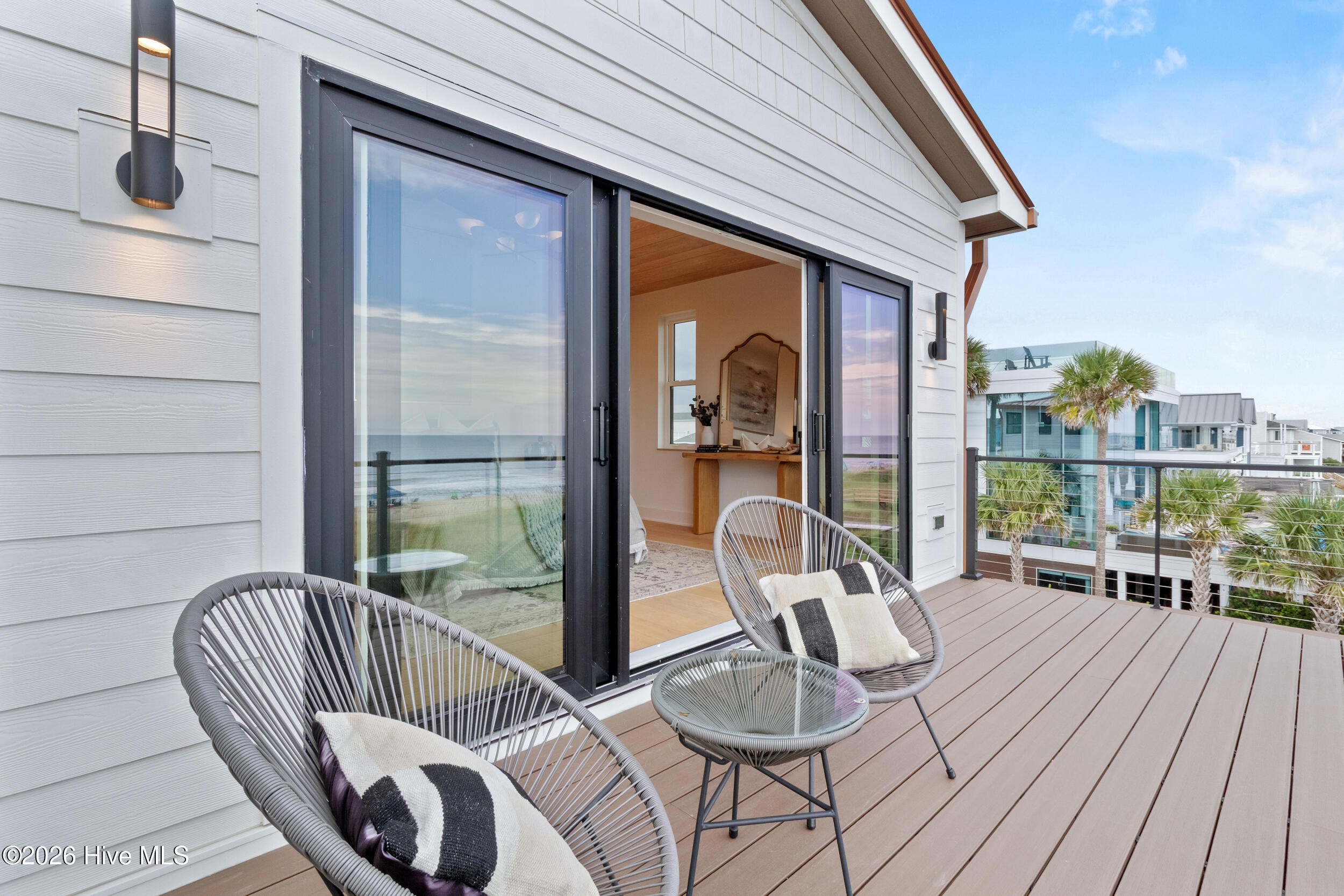 100558722 | Photo 28