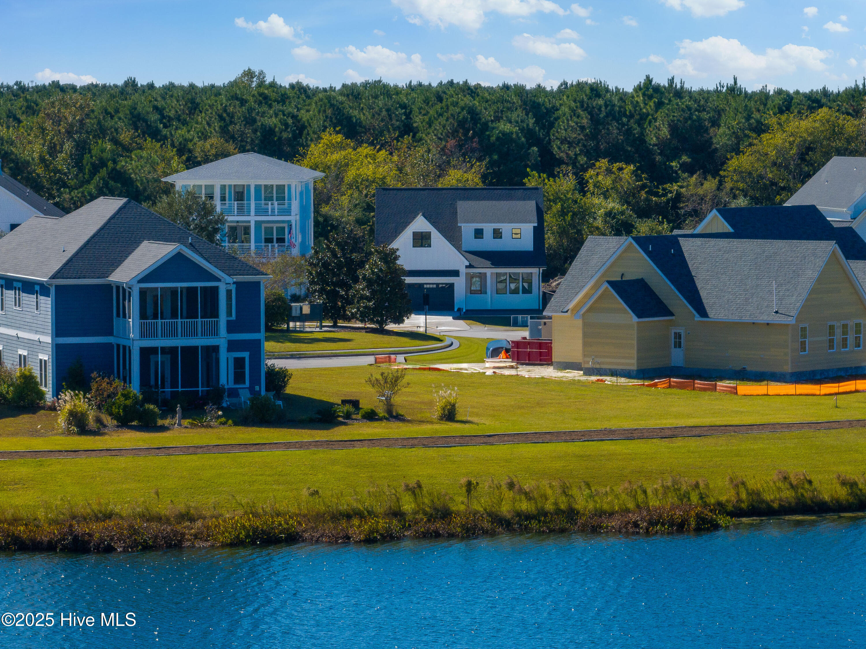 100537185 | Photo 61