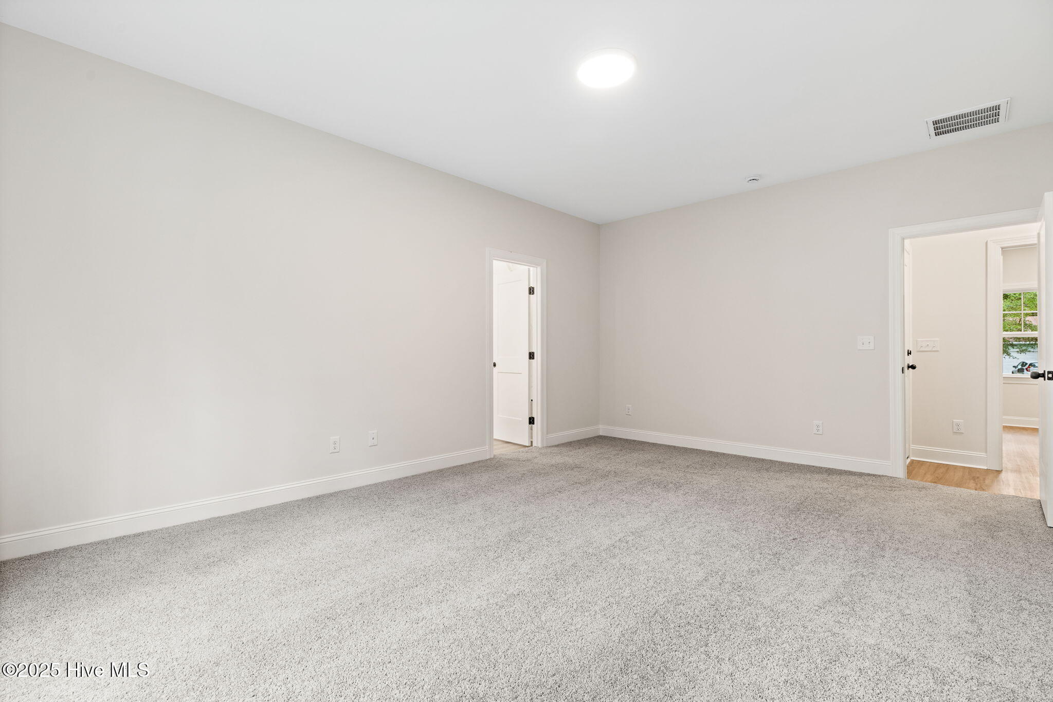 100552676 | Photo 29