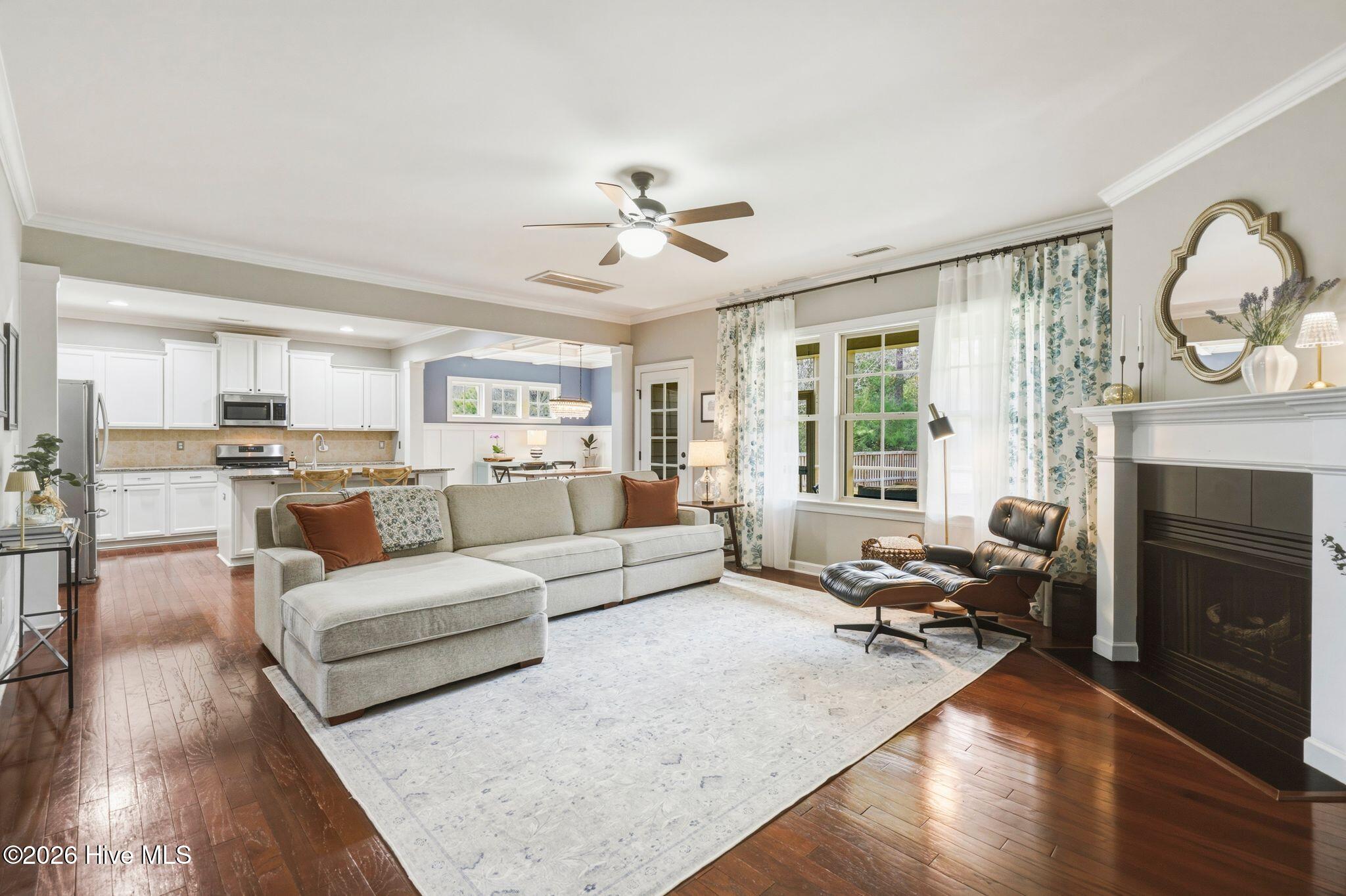 100562110 | Photo 13