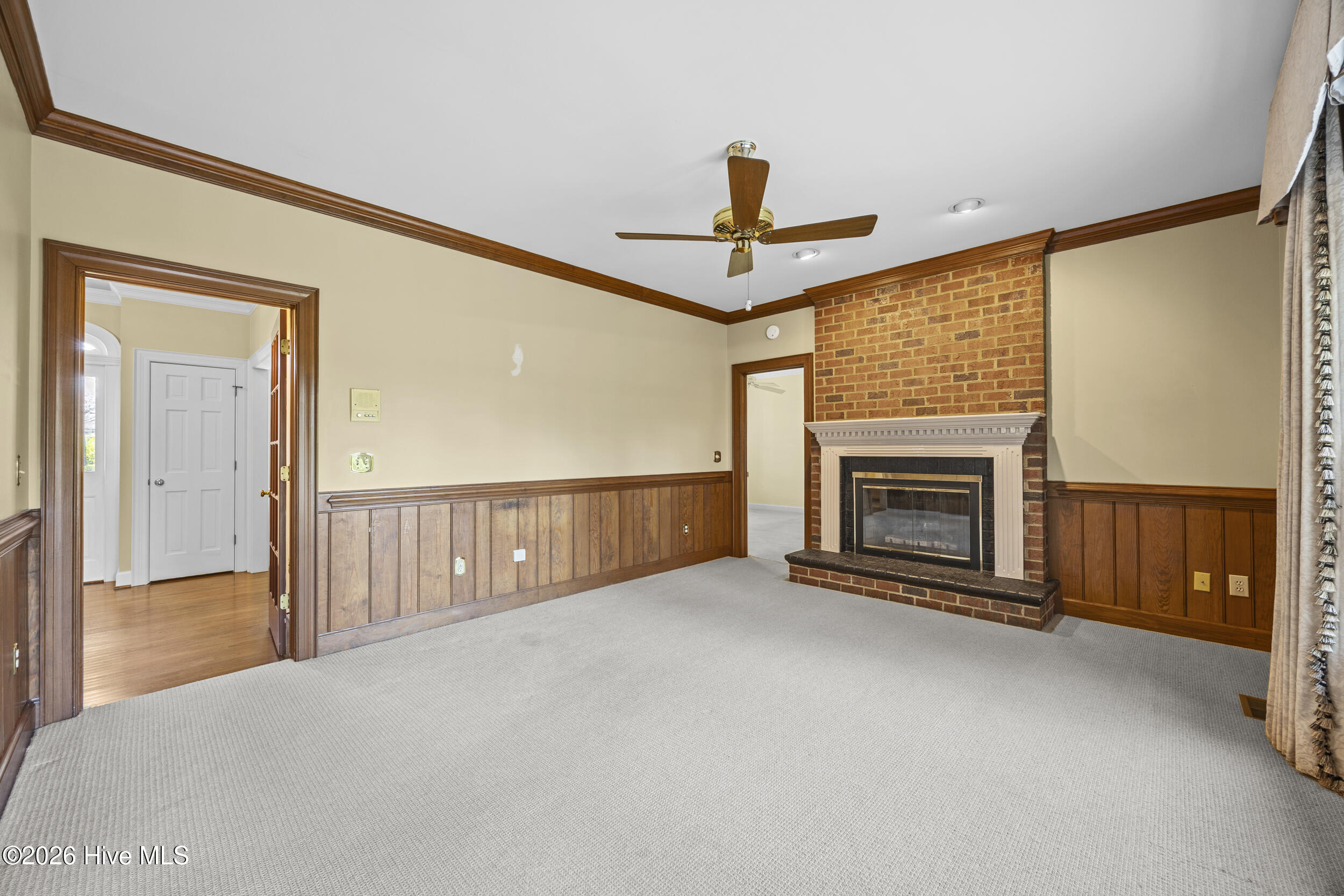 100560704 | Photo 15