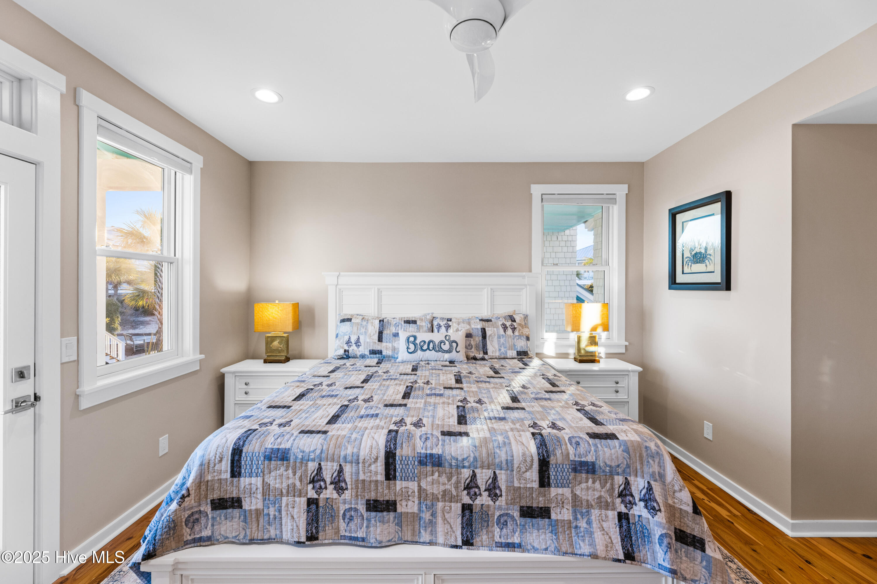 100494398 | Photo 43