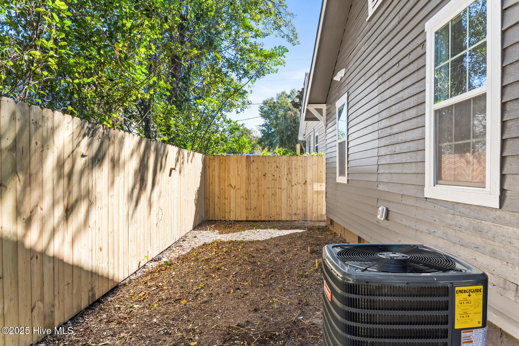 100536748 | Photo 22