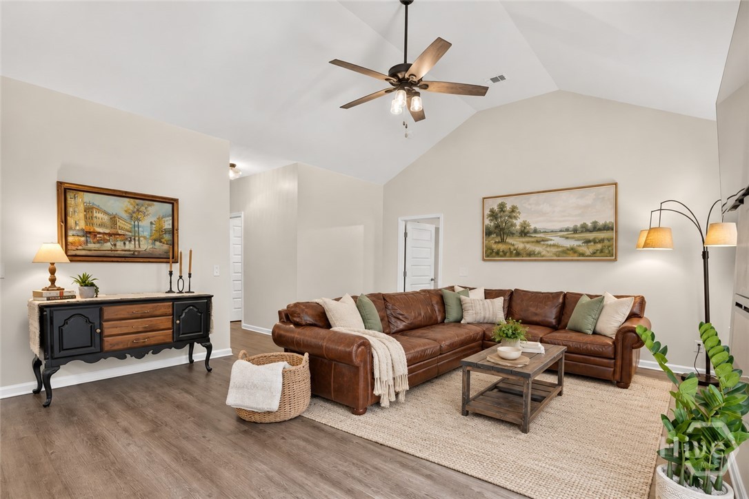 Photo 2 of Single family home for sale at 170 Vale Loop, Savannah, GA 31405 | MLS# SA365519 | Listing updated on 2026-10-29