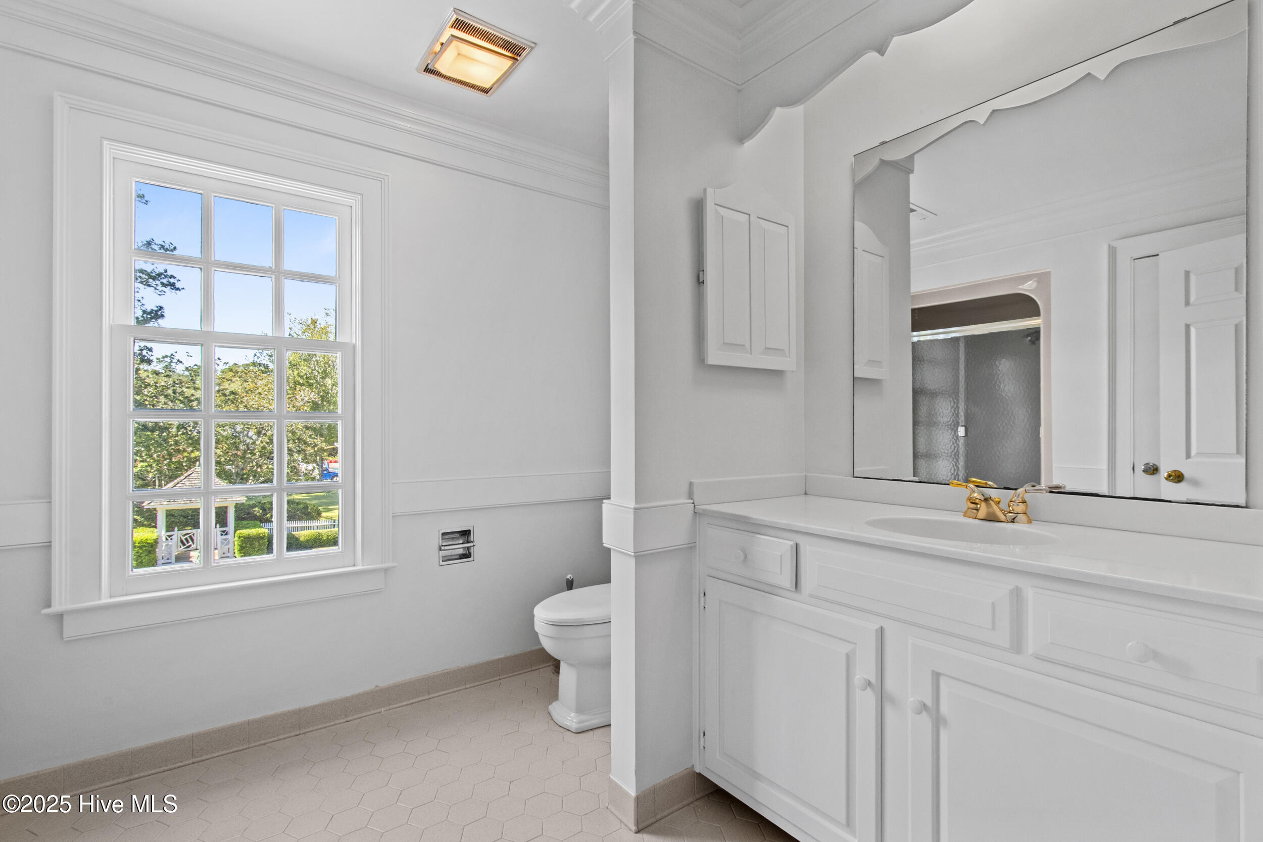 100537664 | Photo 62