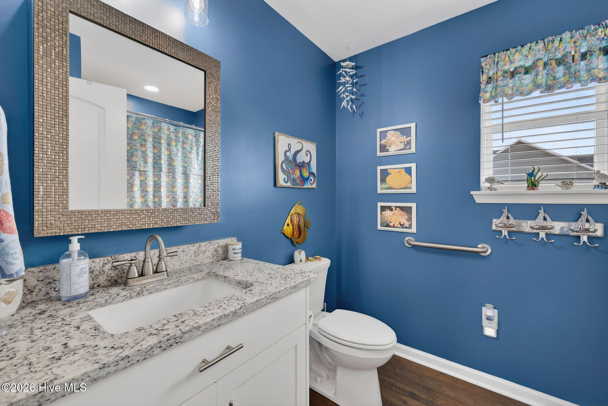 100558217 | Photo 37