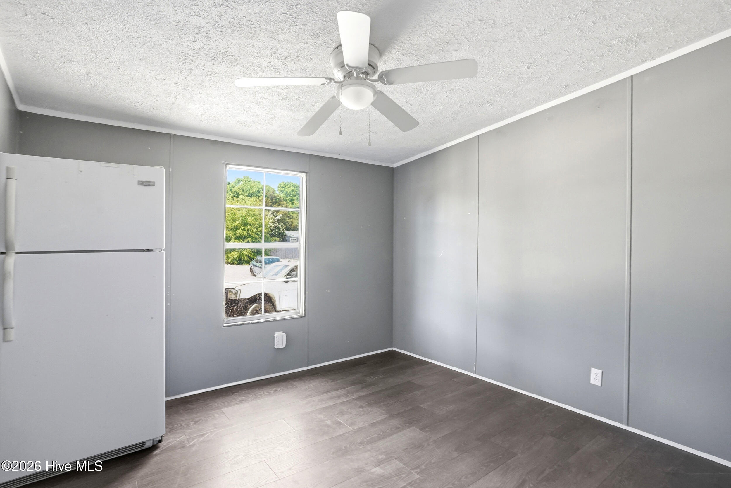 100569235 | Photo 15