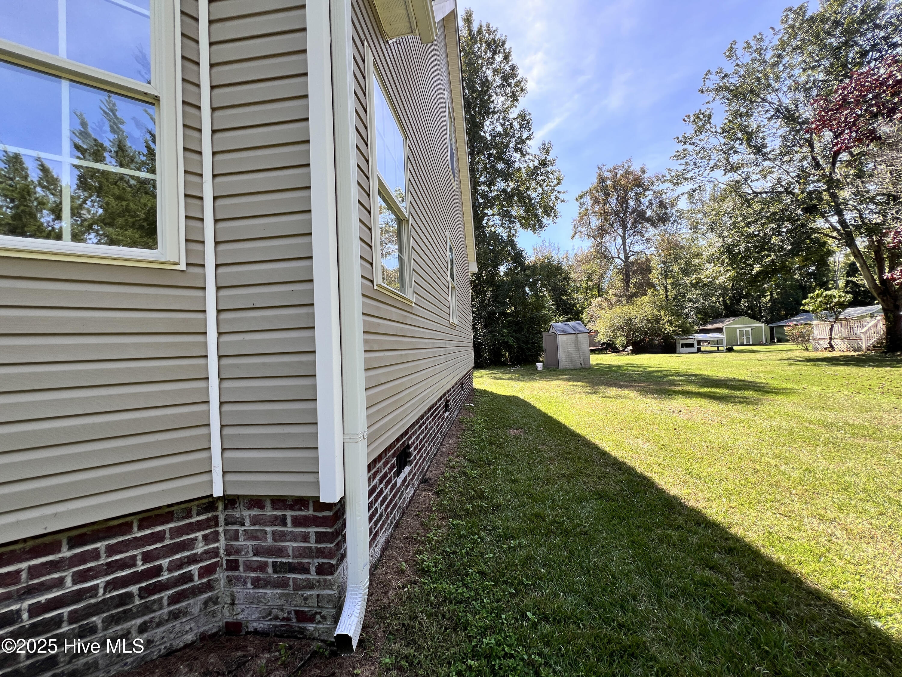 100535017 | Photo 24